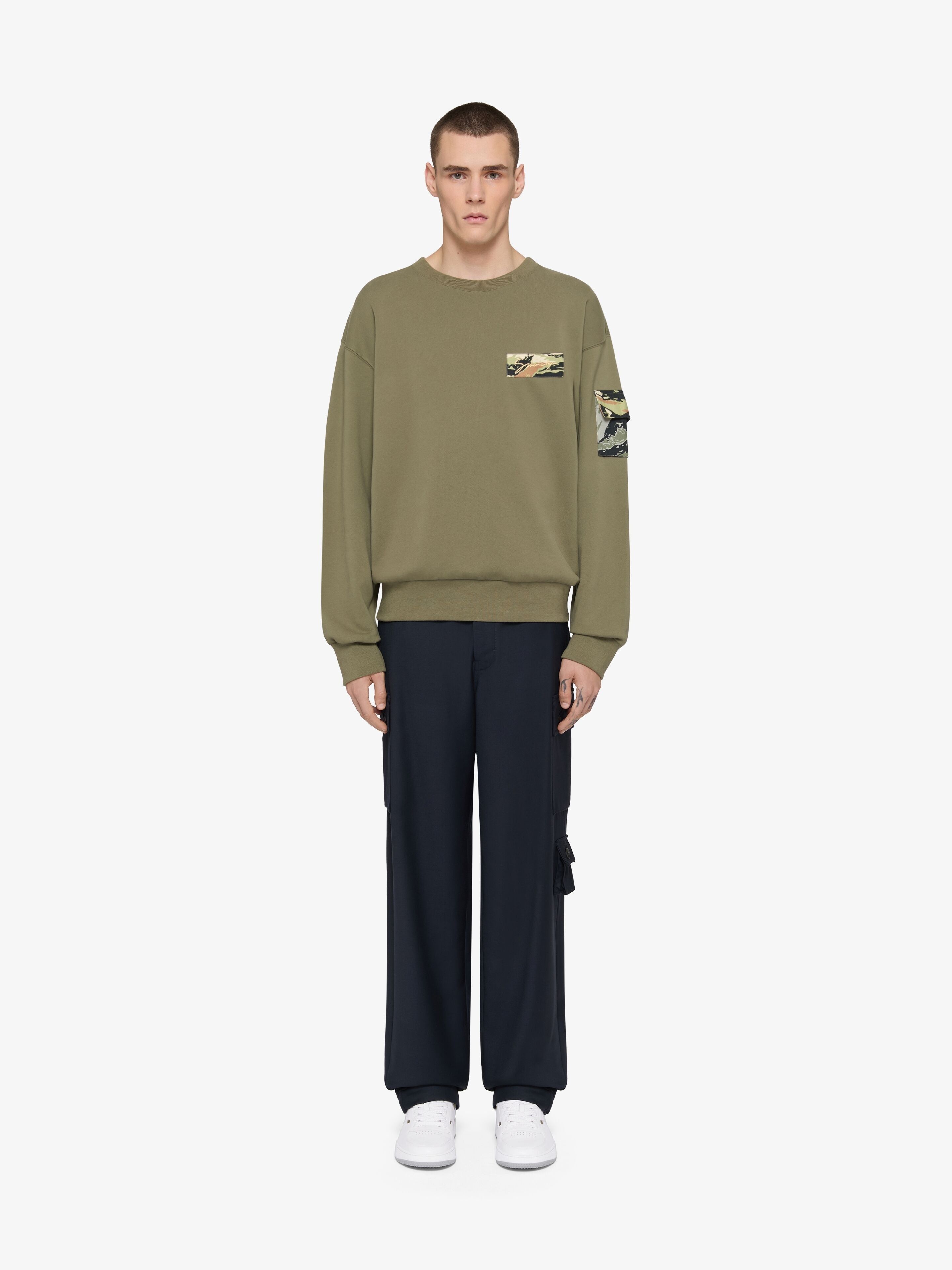 Givenchy oc11z0725 Sweatshirt in Light Khaki Size US XS / EU 42 / 0 - 3 Thumbnail