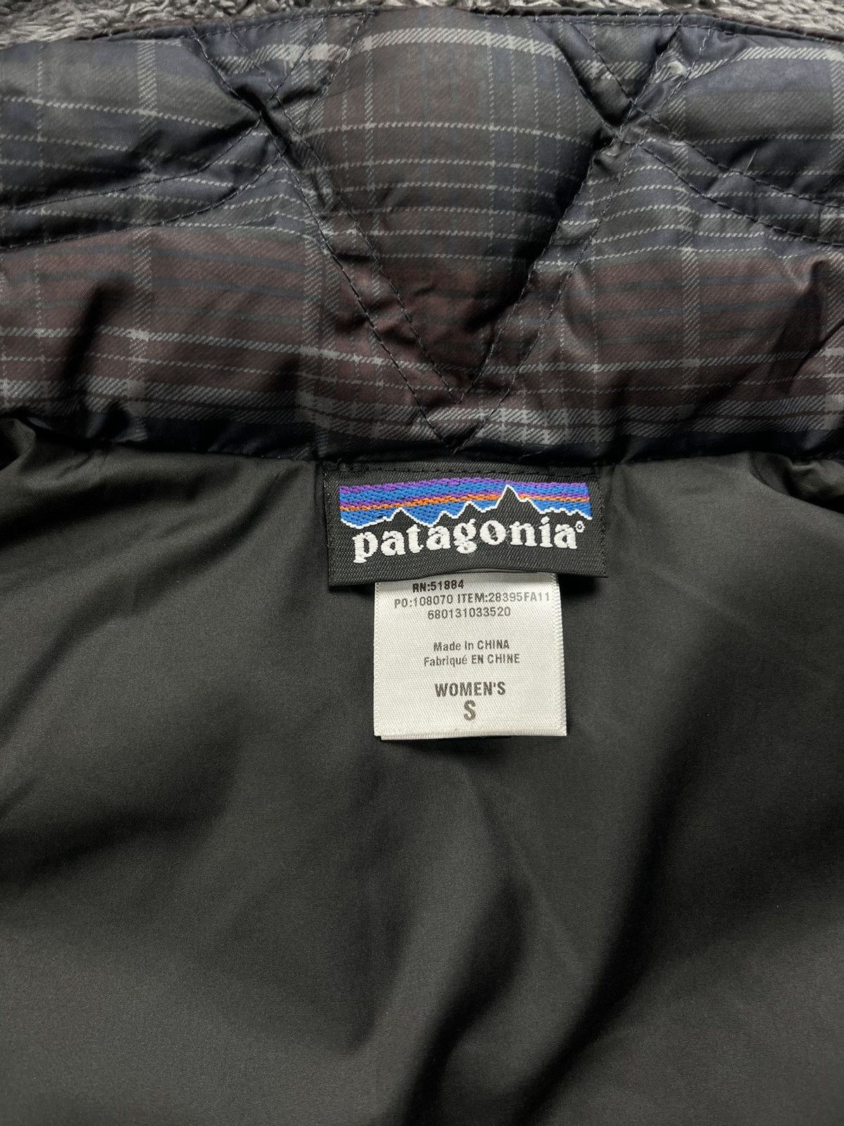 Patagonia Patagonia Women’s Hooded Down Puffer Vest Plaid Blue Gray Size S / US 4 / IT 40 - 10 Thumbnail