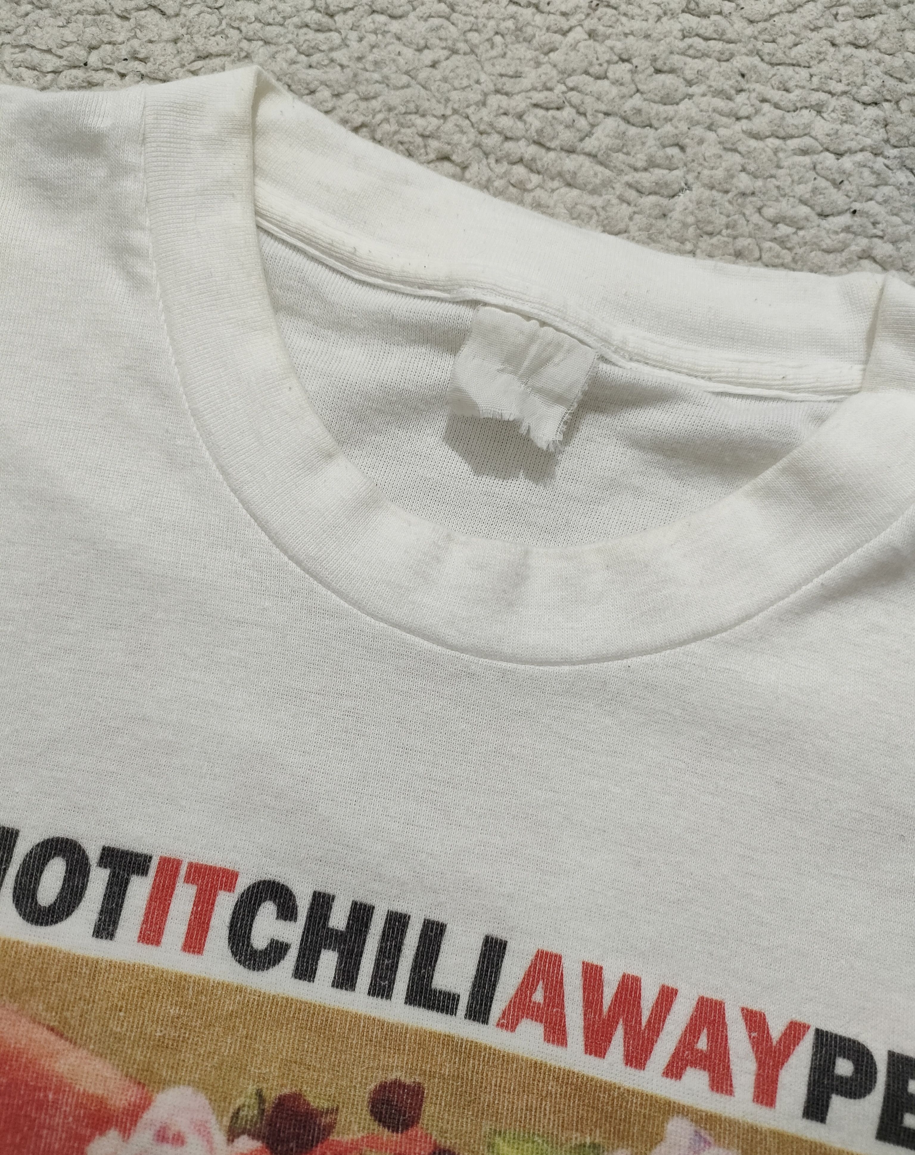 Band Tees 90s RED HOT CHILI PEPPERS 'GIVE IT AWAY' Vintage Band Tee Size US L / EU 52-54 / 3 - 7 Thumbnail