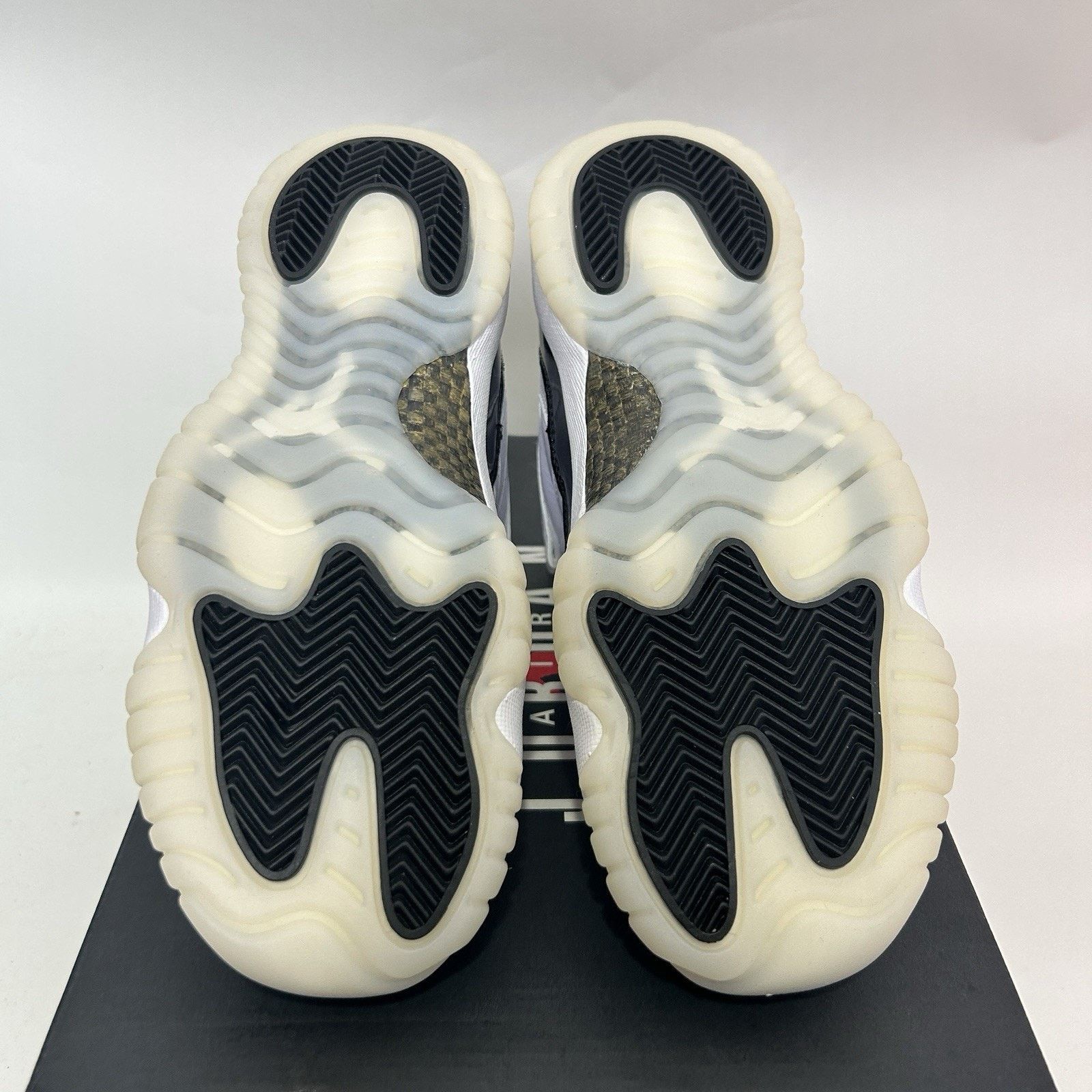 Jordan Brand Nike Air Jordan 11 Retro “DMP/Defining Moments/Gratitude” Size US 6.5 / IT 36.5 - 5 Thumbnail