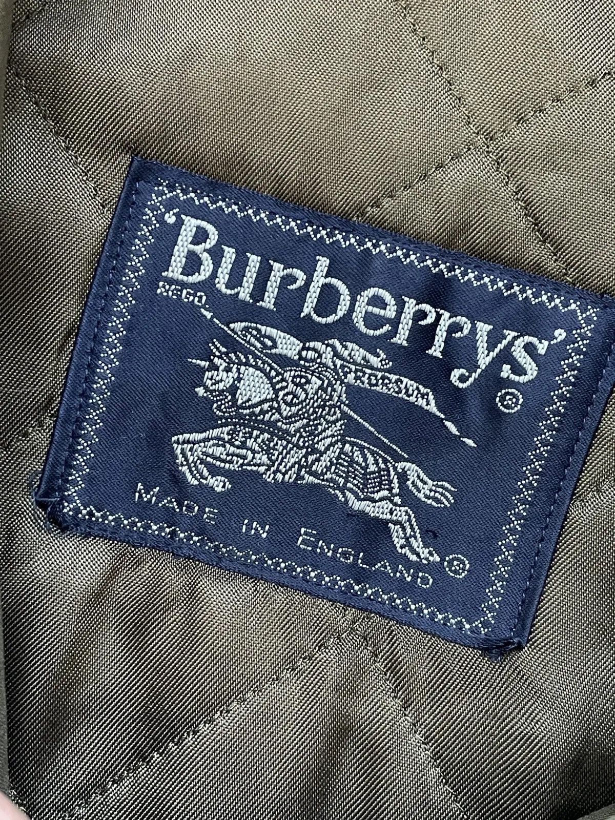Burberry VINTAGE BURBERRYS KHAKI OLIVE ENGLISH COAT Size US S / EU 44-46 / 1 - 3 Thumbnail
