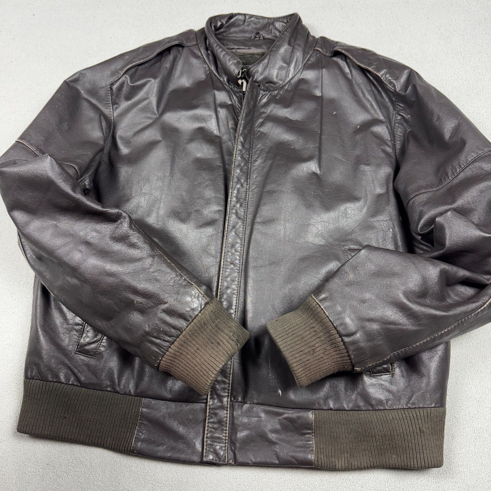 Vintage Vintage Leather Bomber Jacket Brown Sherpa Lined Quilted L Size US L / EU 52-54 / 3 - 2 Thumbnail