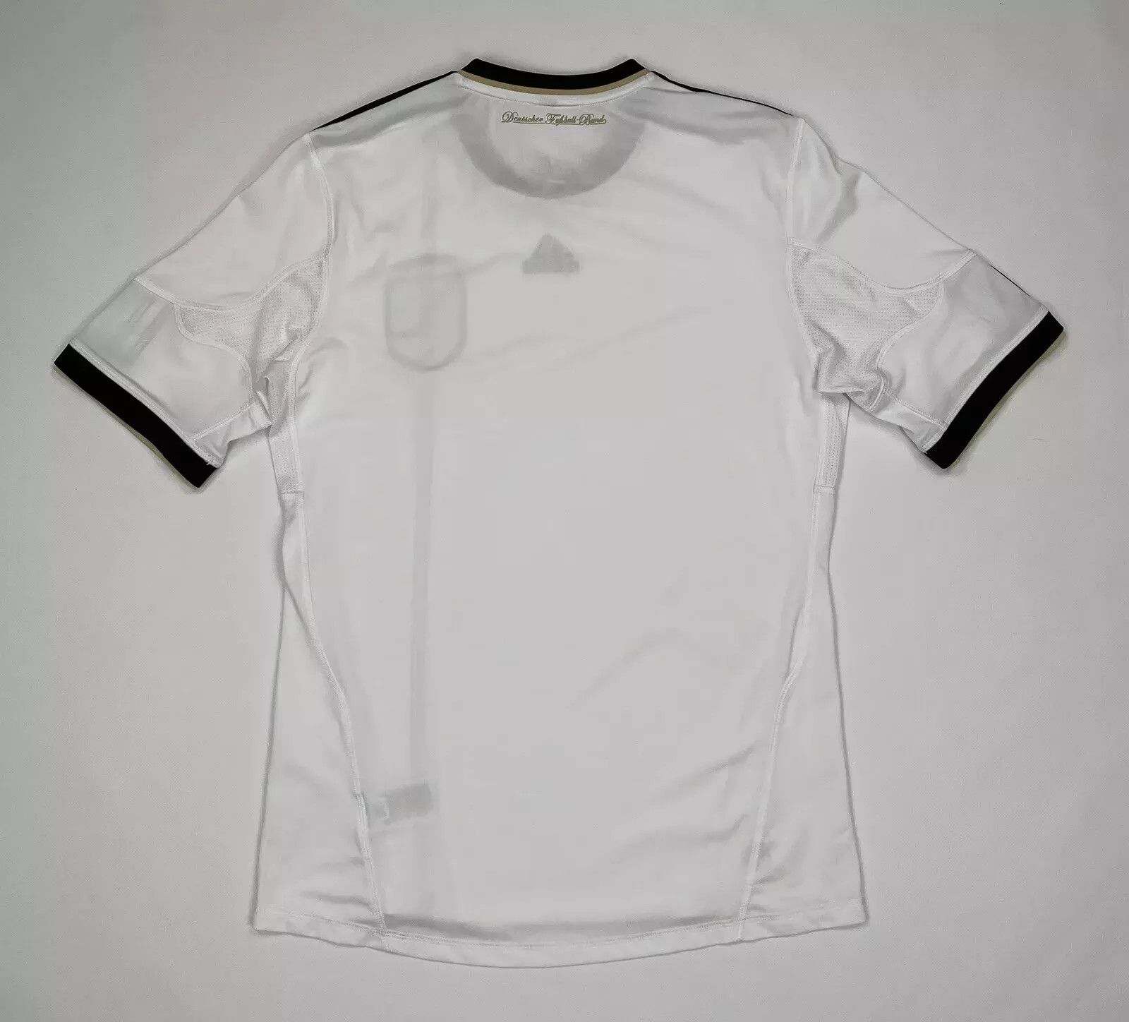 Adidas NATIONAL GERMANY 2010 2011 2012 HOME JERSEY SHIRT SOCCER Size US M / EU 48-50 / 2 - 2 Thumbnail