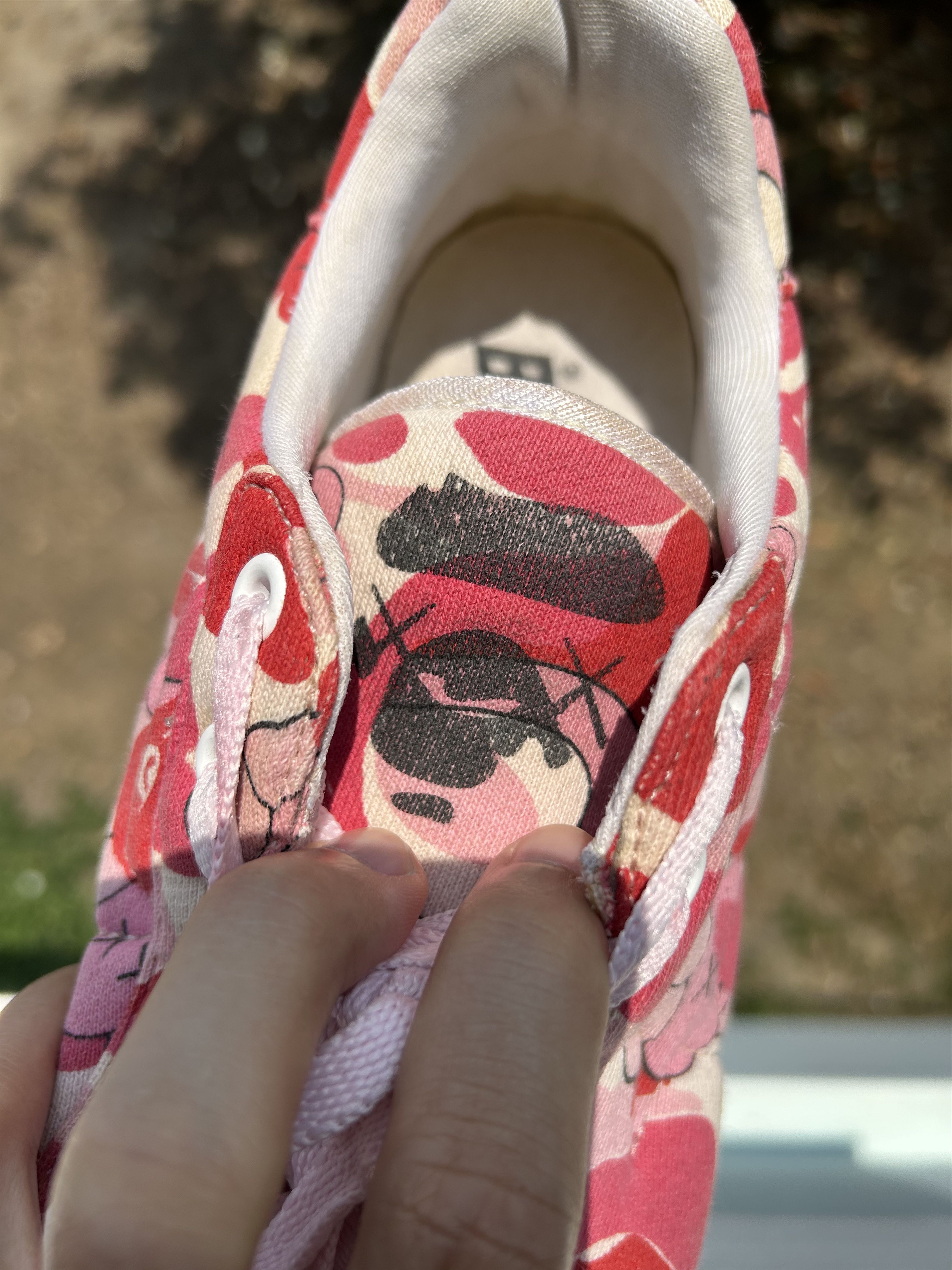 Bape × Kaws A Bathing Ape Skull Sta KAWS Pink Camo [11 US] Size US 11 / EU 44 - 6 Thumbnail