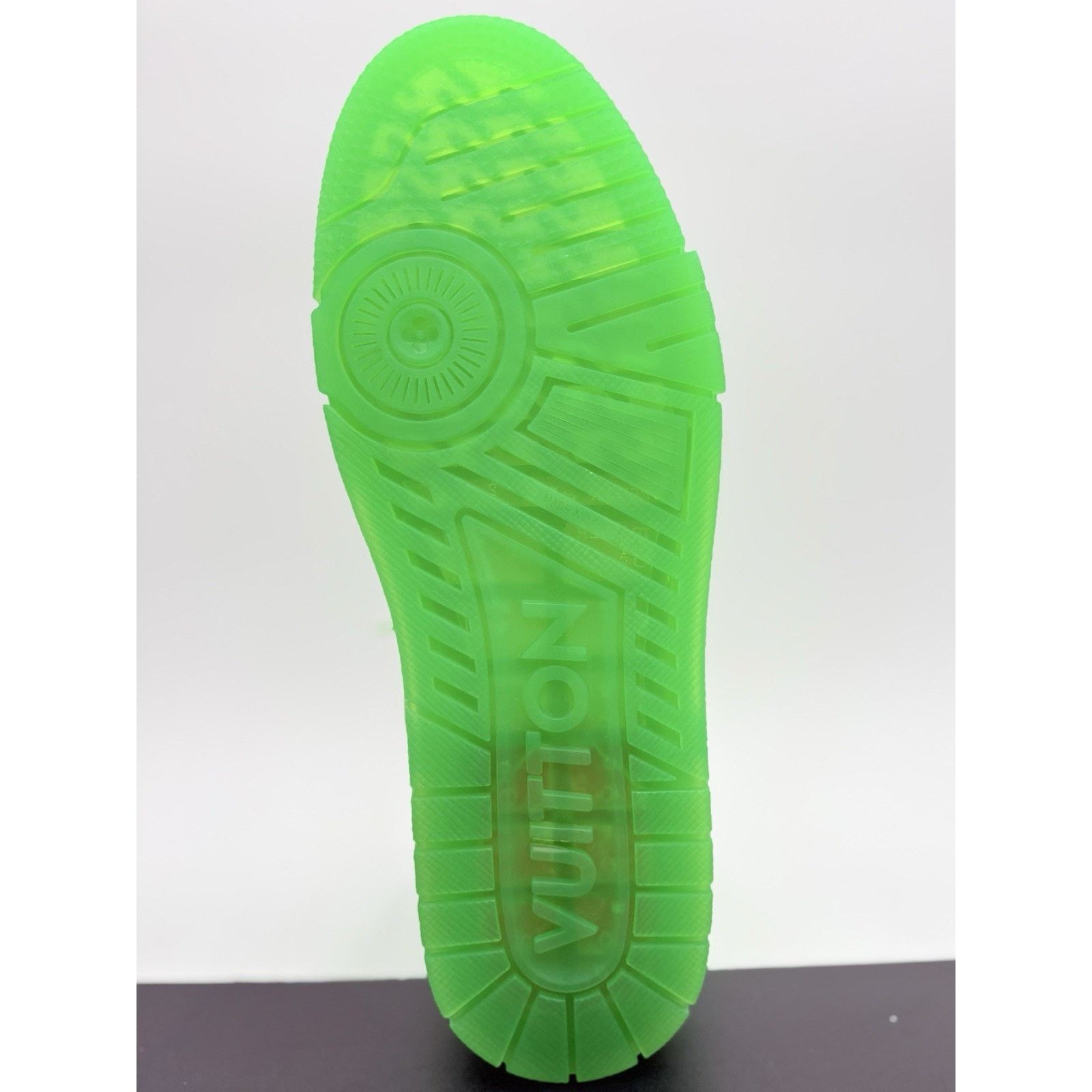 Louis Vuitton Louis Vuitton Trainer ' Fluorescent Green ' | BRAND NEW! Size US 9.5 / EU 42-43 - 13 Thumbnail