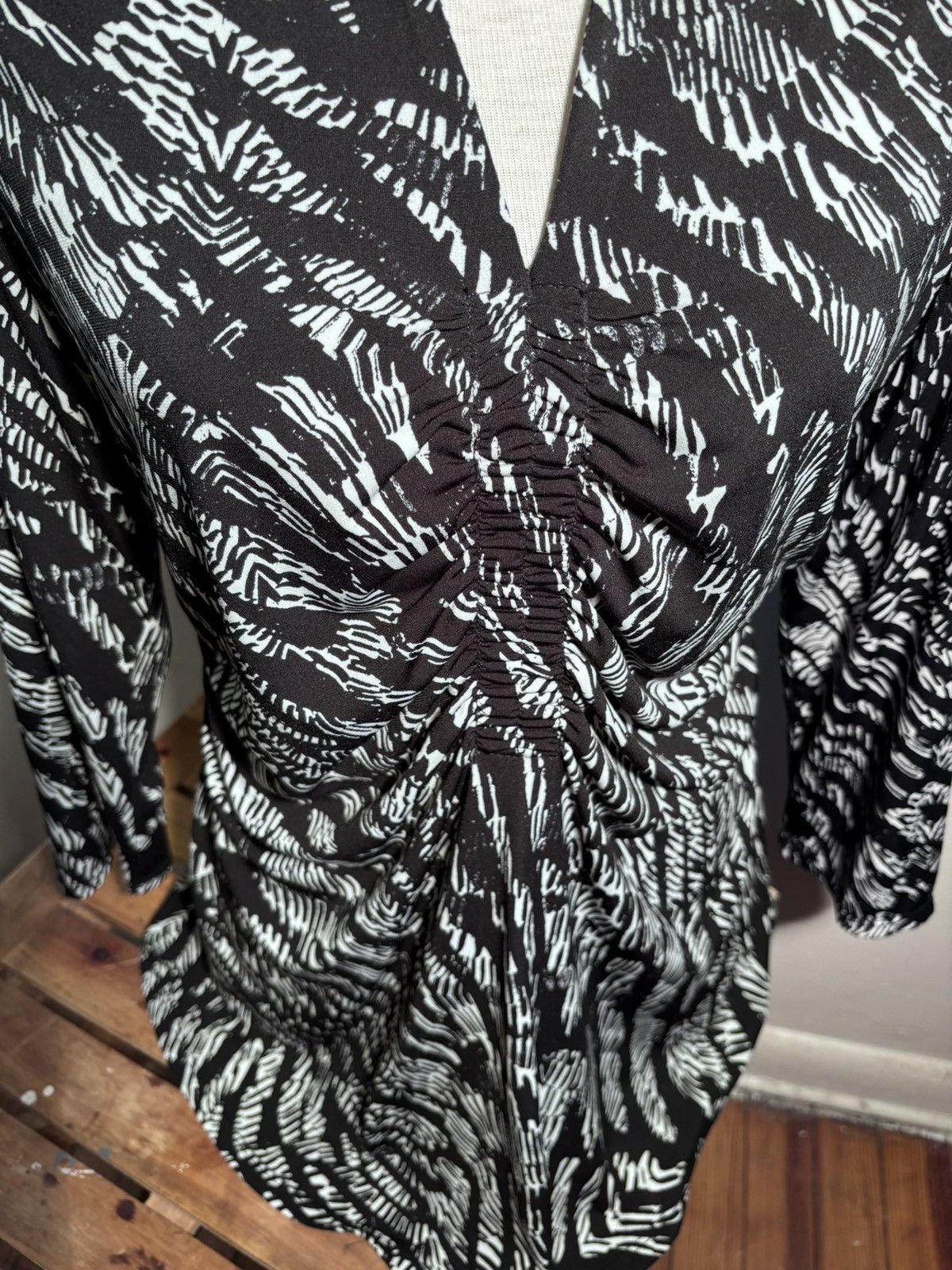 Alfani Alfani V Neck Abstract Print Blouse Size XL / US 12-14 / IT 48-50 - 3 Thumbnail