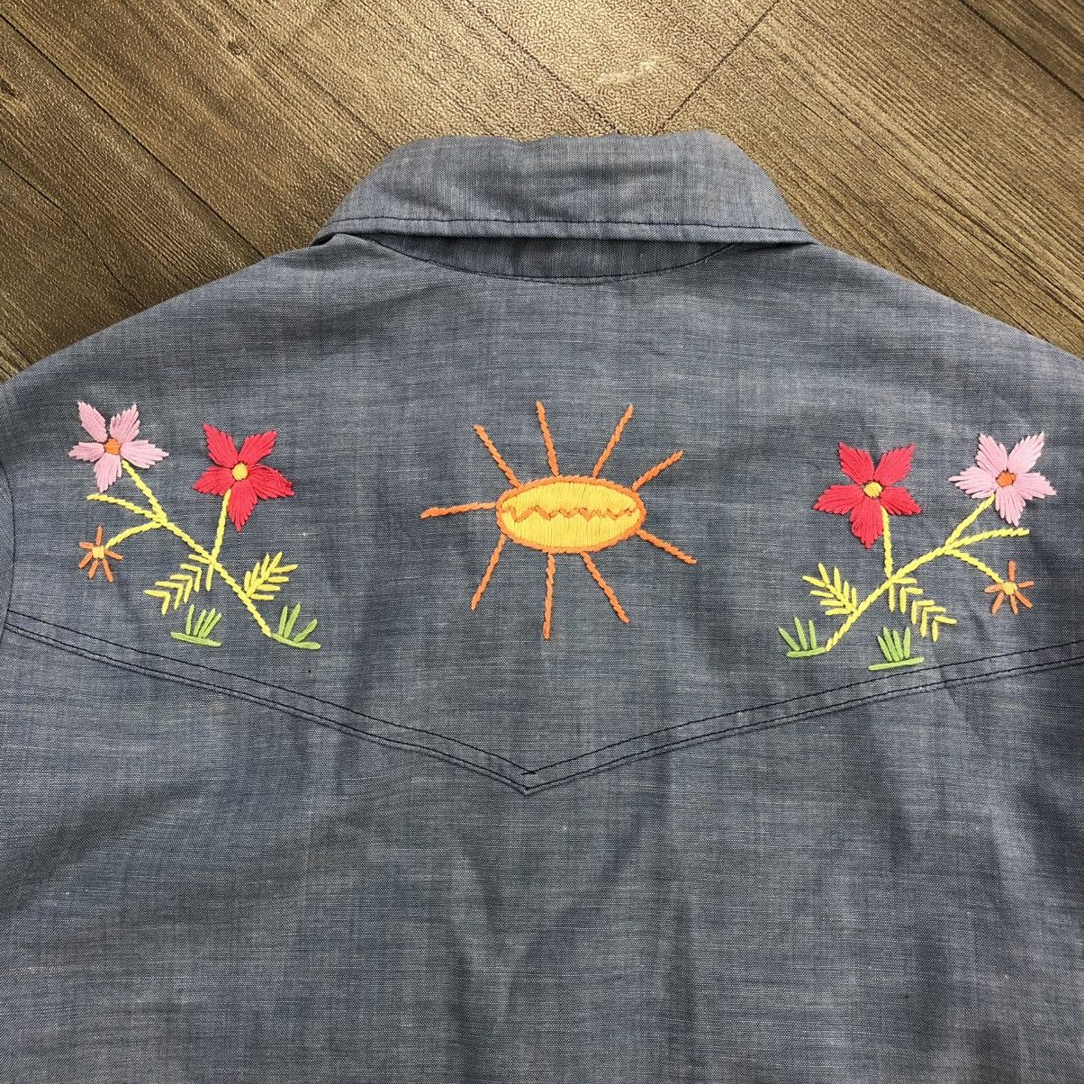 Wrangler 1970s Wrangler Embroidered Pearl Snap Western Shirt Chambray Size US S / EU 44-46 / 1 - 12 Thumbnail