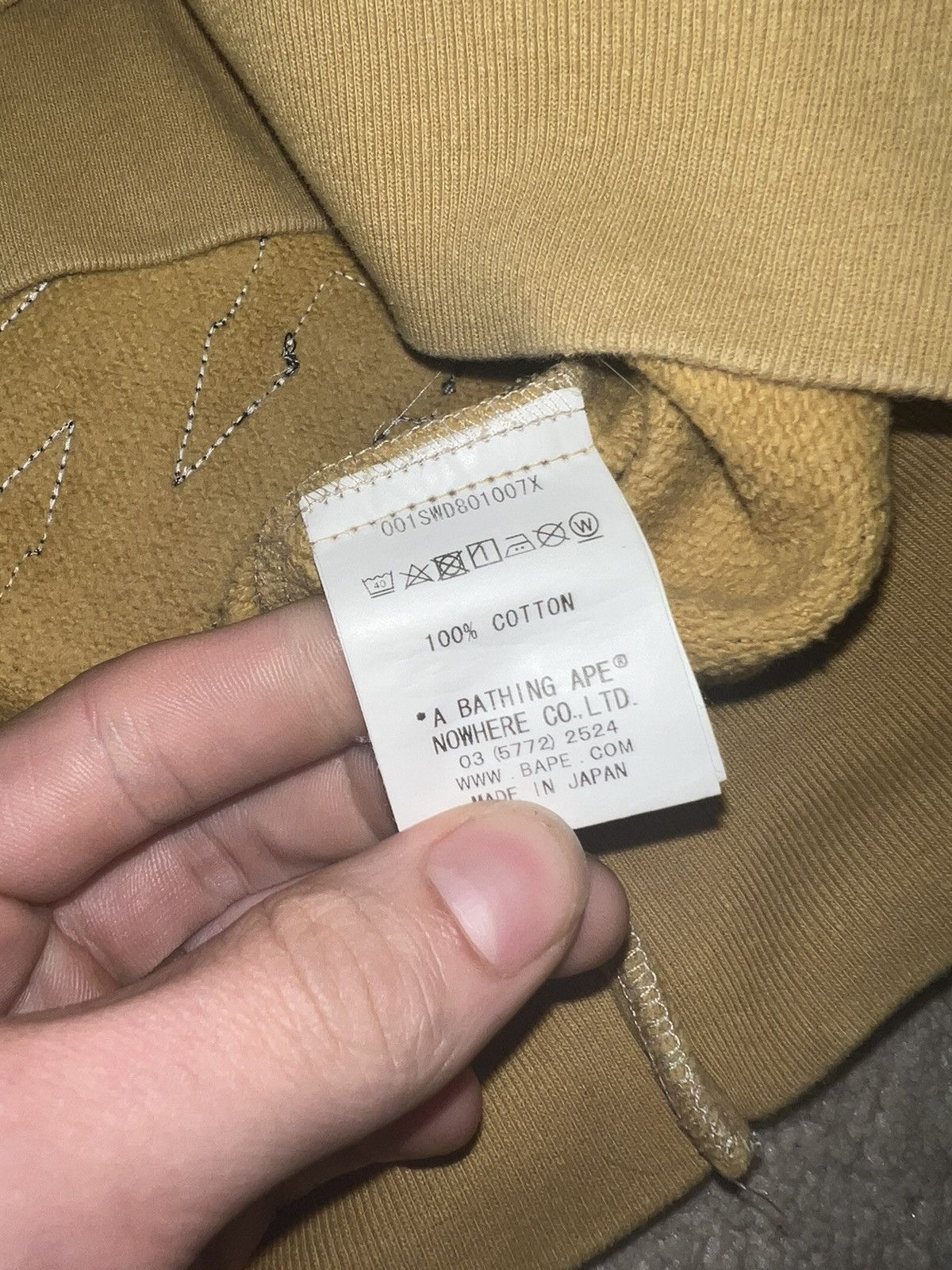 Bape 1st Camo Shark Crewneck Size US M / EU 48-50 / 2 - 6 Thumbnail