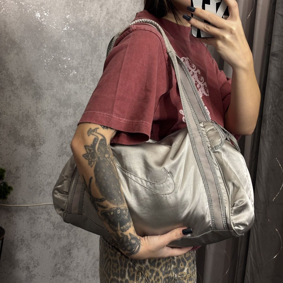 Nike Silver Nike Bag Mega Beauty Size ONE SIZE - 1 Thumbnail