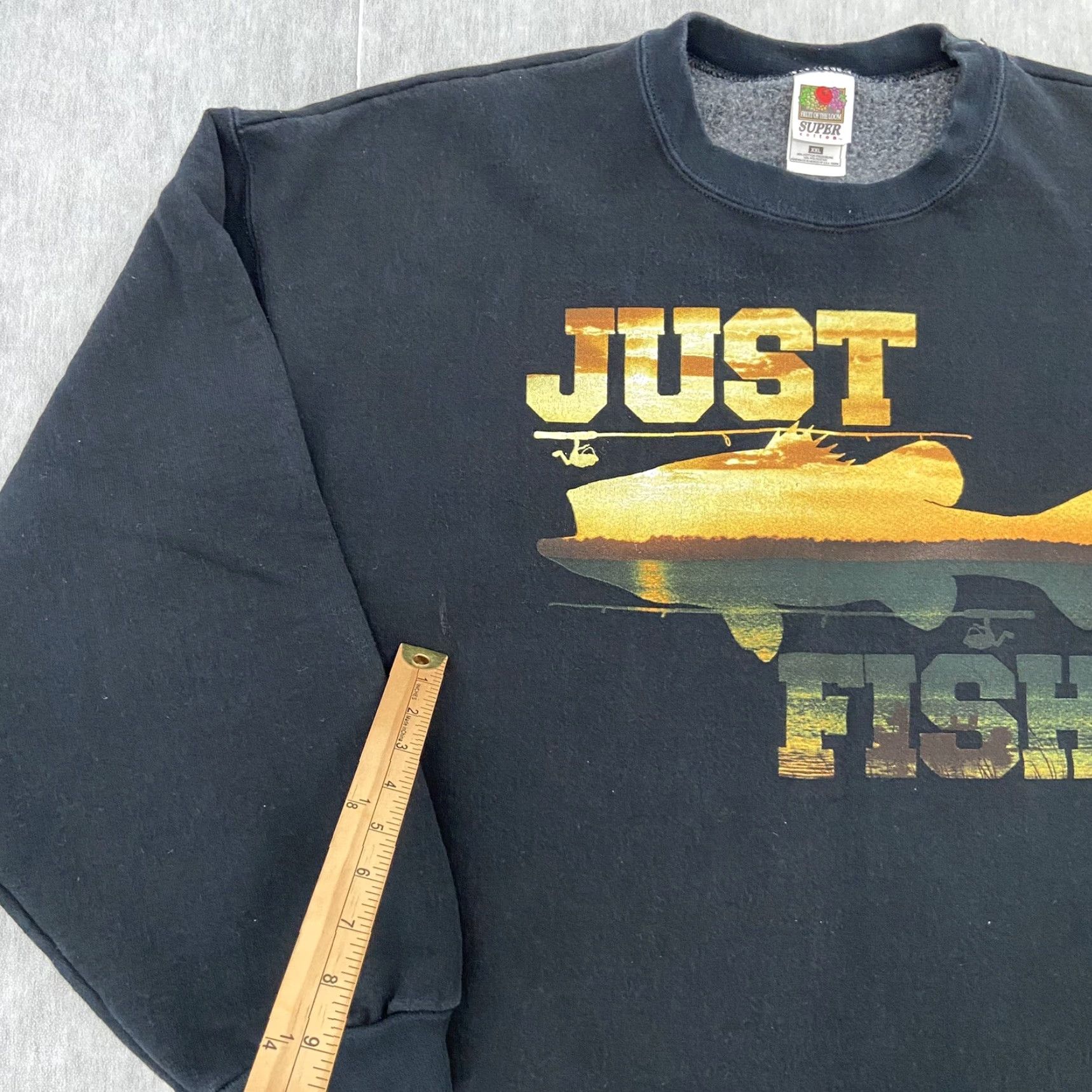 Fruit Of The Loom VINTAGE Fruit of the Loom Just Fish Sweater Adult 2XL Black Graphic Fishing Pullover Mens XXL Size US XXL / EU 58 / 5 - 6 Thumbnail