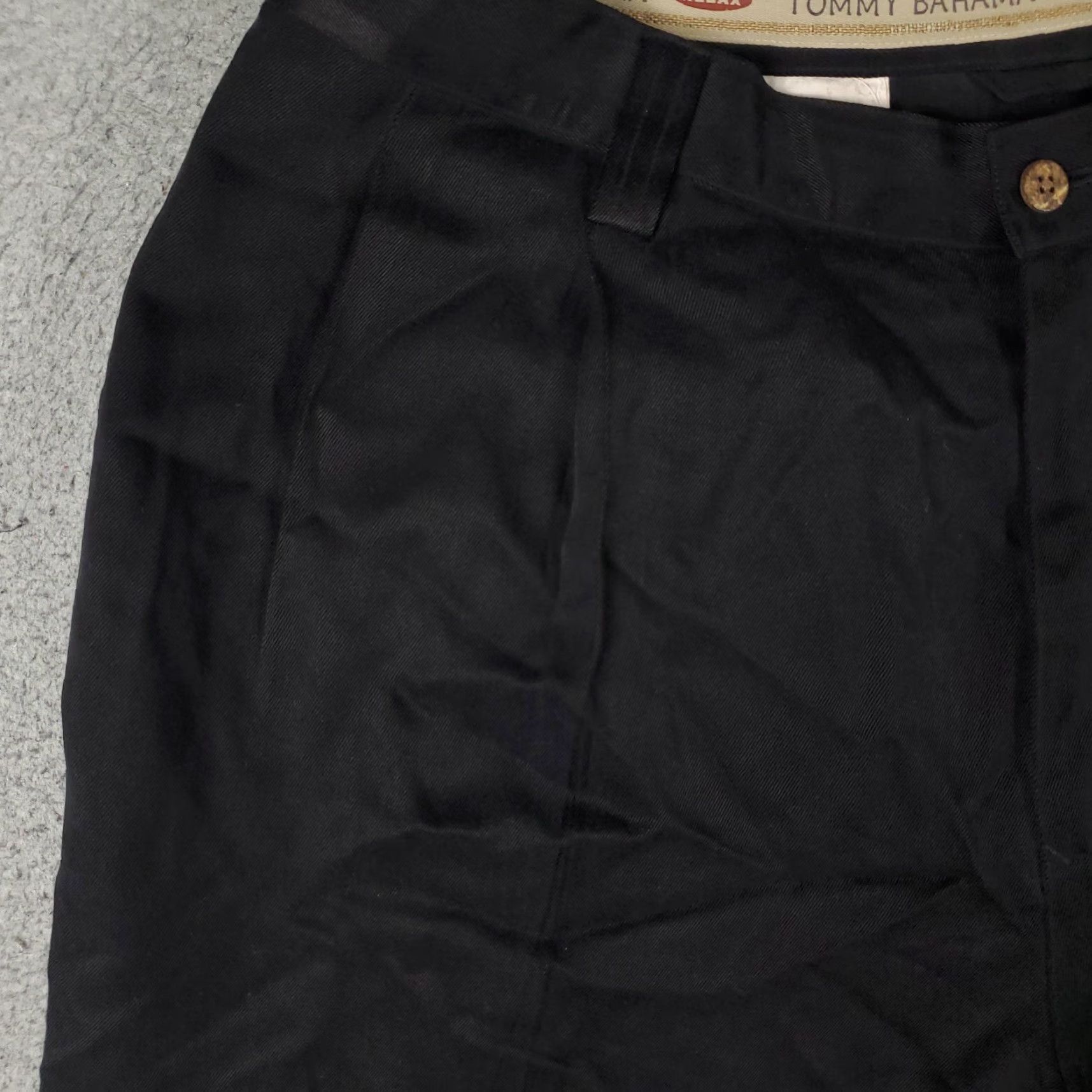 Tommy Bahama VINTAGE Tommy Bahama Men's Shorts Size 36 Black Silk Pleated Chino Casual Dress Pants Size US 36 / EU 52 - 2 Thumbnail