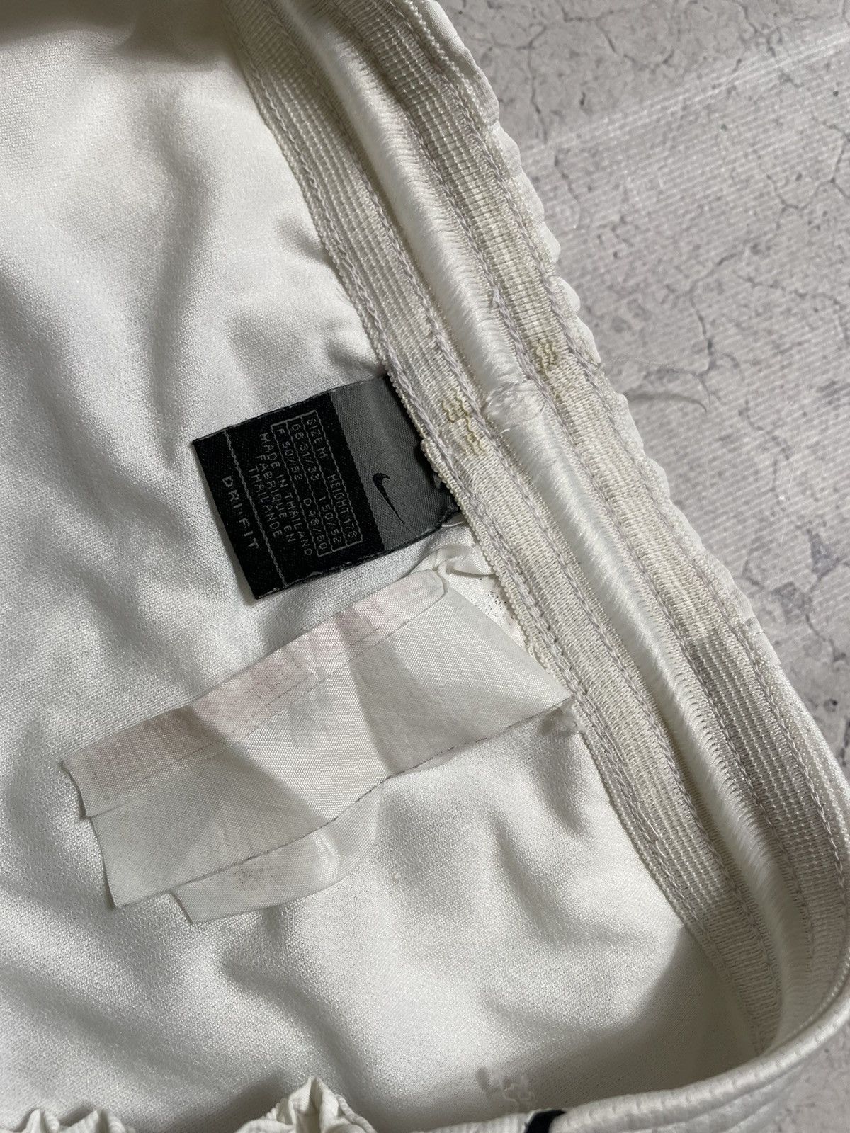 Nike × Vintage Vintage Nylon Nike Swoosh Drill Y2K Shorts White Size US 32 / EU 48 - 5 Thumbnail