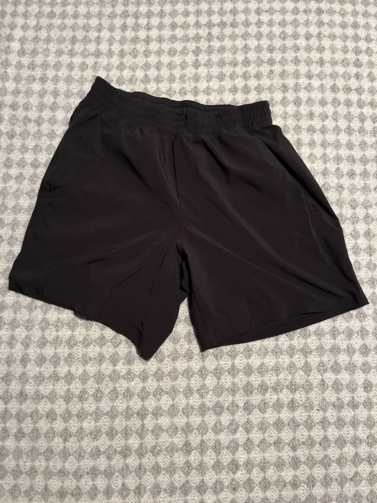 Lululemon Mens Lululemon Shorts Size 32 Waist Size US 32 / EU 48 - 1 Thumbnail