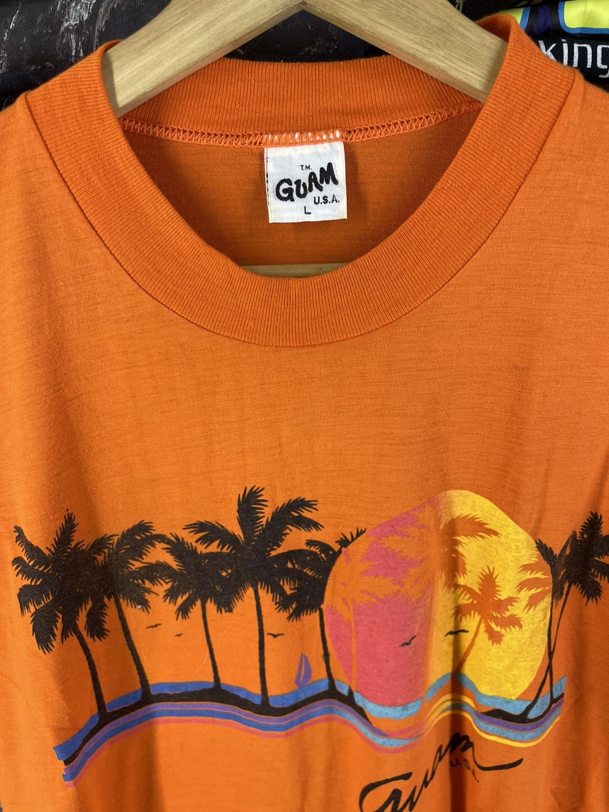 Vintage Vintage 80's Hawaiian Guam USA Oren Shirt Tee Size US L / EU 52-54 / 3 - 7 Thumbnail