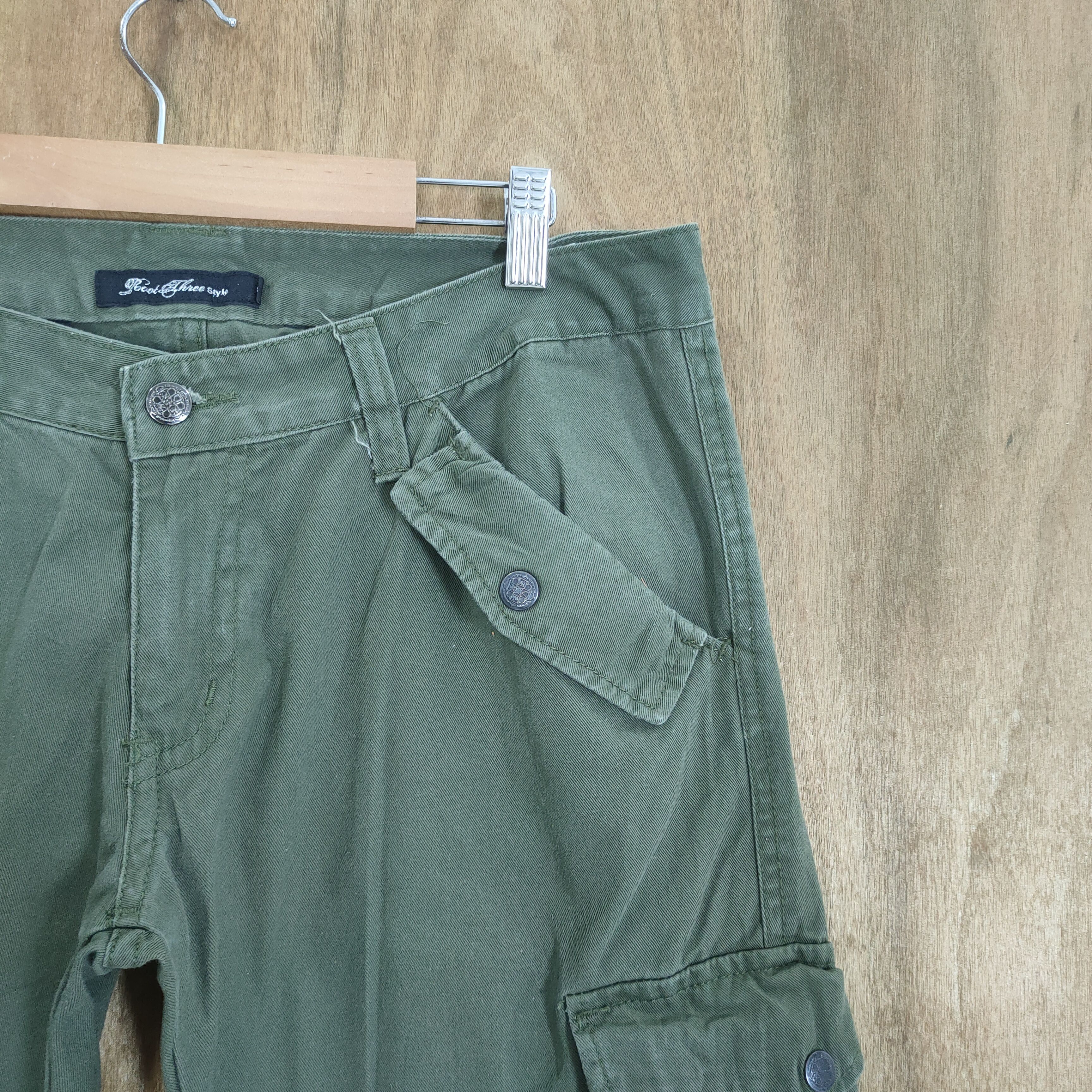 Roots ROOT THREE GREEN FLARED CARGO PANTS Size US 33 - 6 Thumbnail