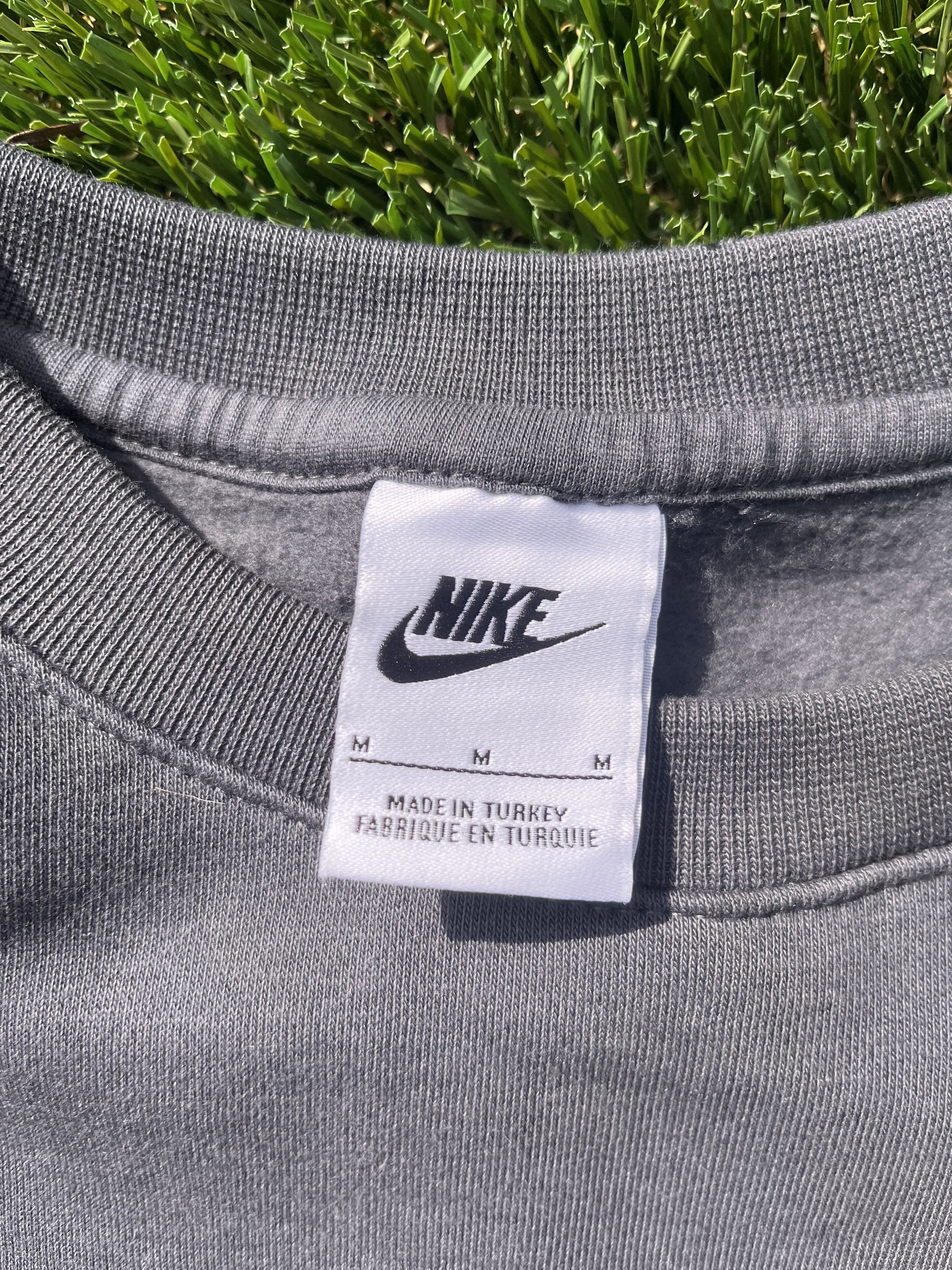 Nike Vintage Nike Black Crewneck Size US M / EU 48-50 / 2 - 4 Thumbnail