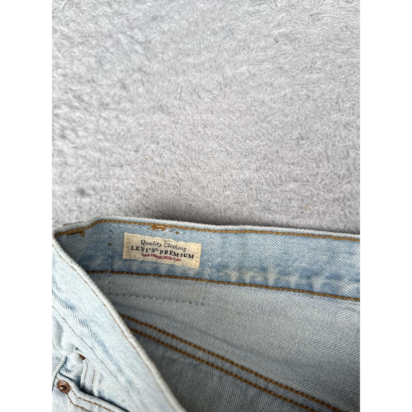 Levi's VINTAGE Levis 501 Shorts Womens 28 Light Wash Denim Premium Big E Button Fly Cutoff Size 28" / US 6 / IT 42 - 7 Thumbnail