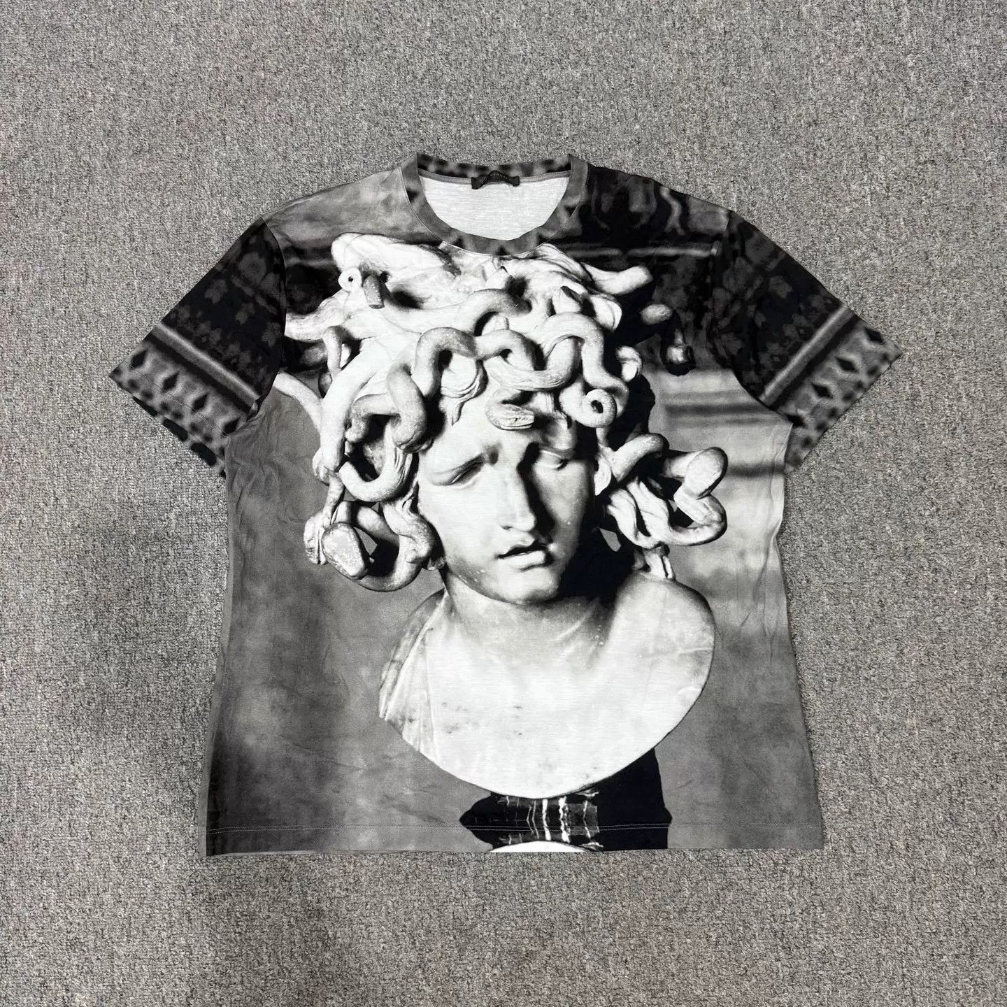 Versace Versace Medusa Head Print Short Sleeve T-Shirt 3XL 99 New Size 3XL / US 20-22 - 1 Thumbnail