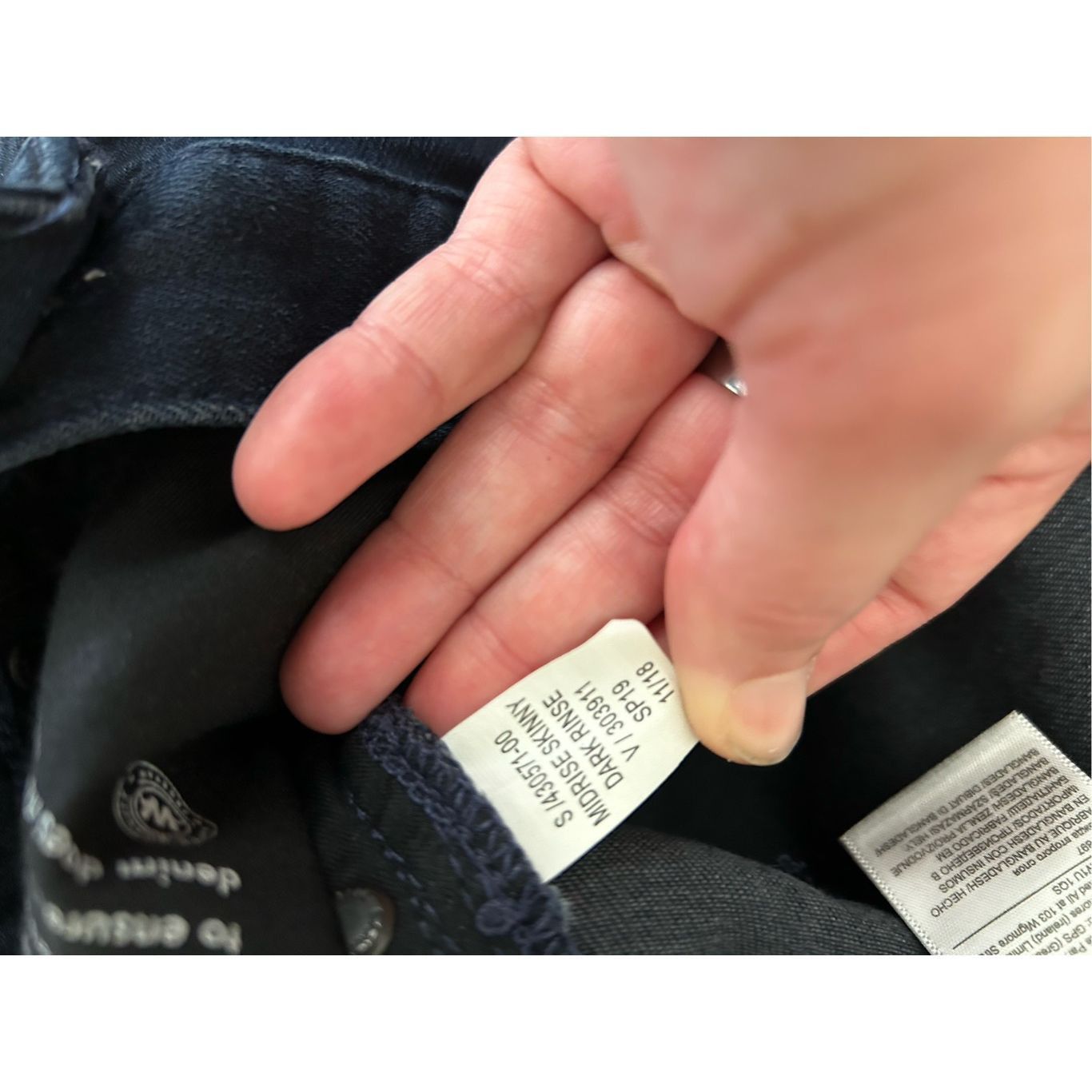 Banana Republic Banana Republic Mid-Rise Dark Wash Blue Skinny Jeans, Size 3 Size 30" / US 8 / IT 44 - 6 Thumbnail