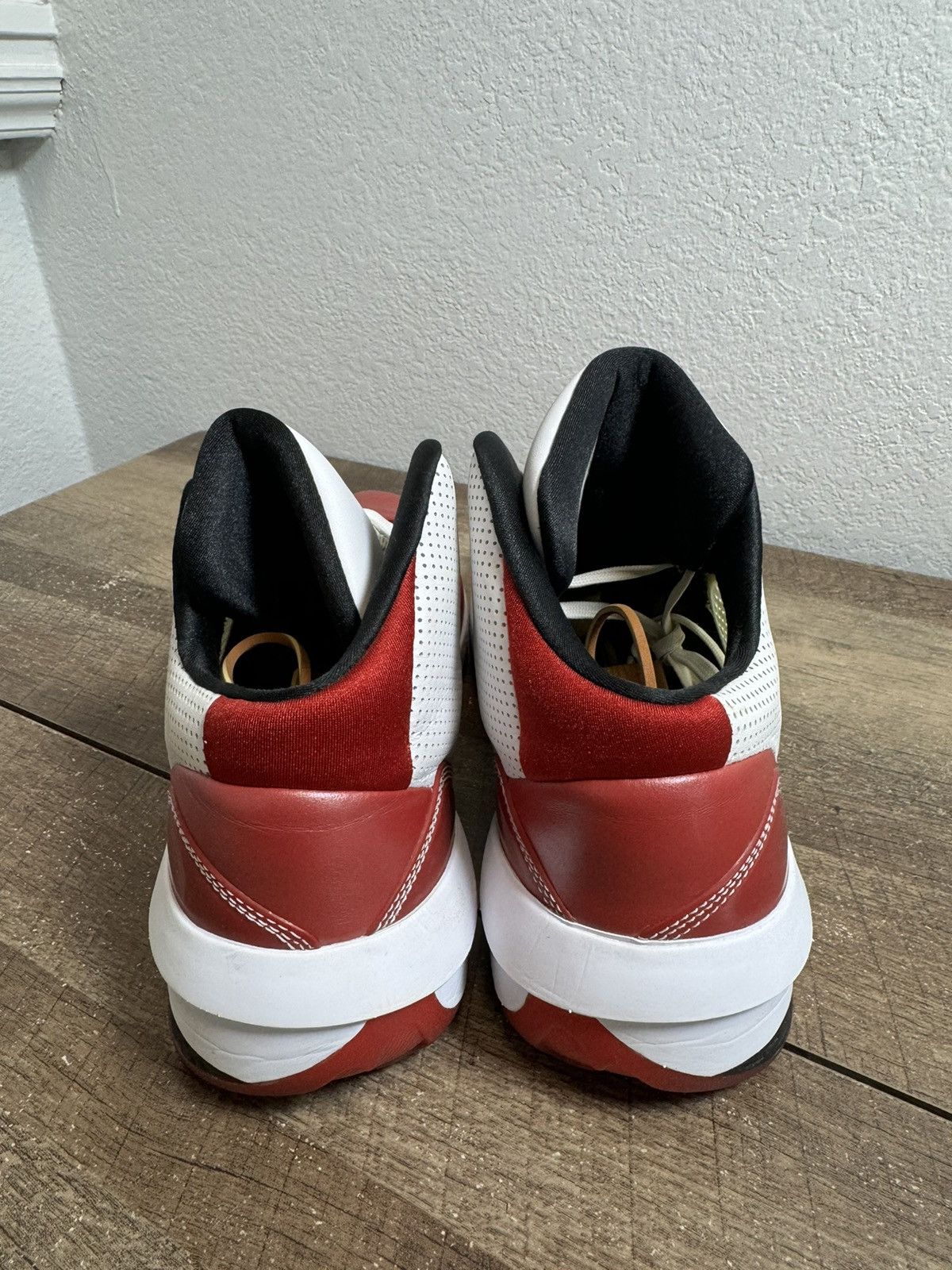 Jordan Brand Size 12 - Jordan 2010 Welcome Home Red / White Wade Size US 12 / EU 45 - 4 Thumbnail