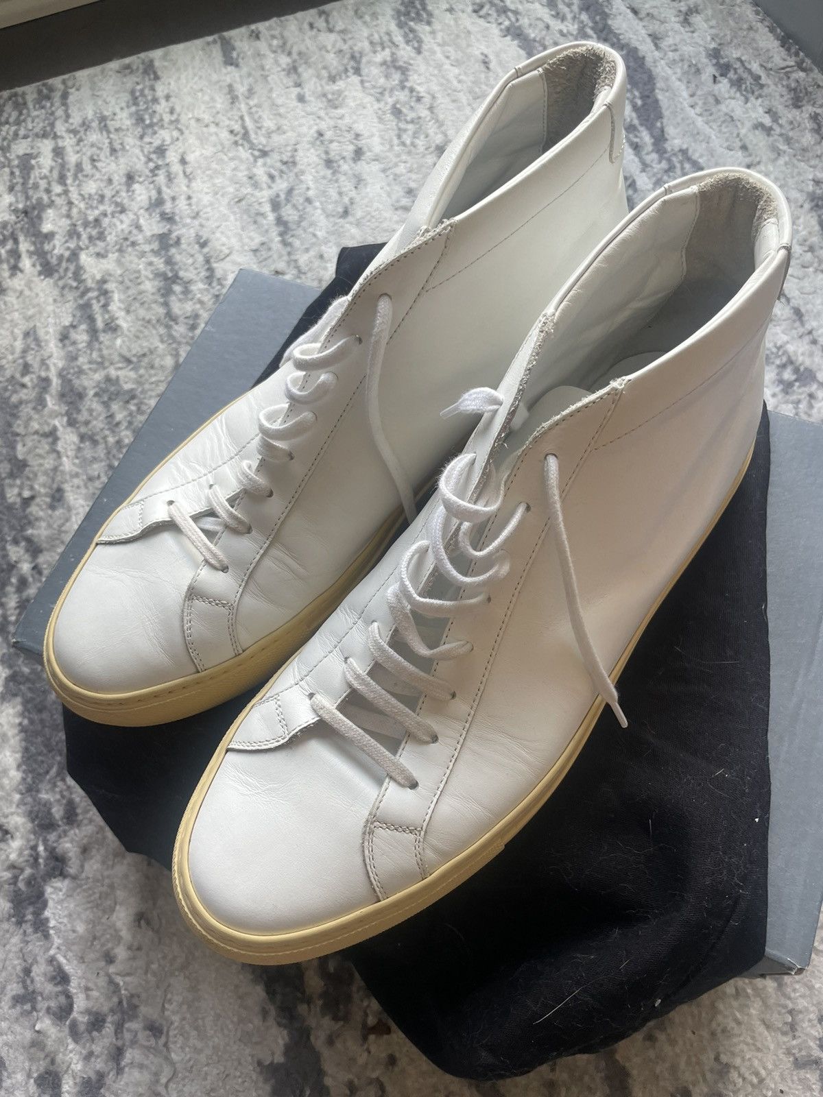Common Projects COMMON PROJECTS ACHILLES MID WHITE w VINTAGE SOLE US11/44 Size US 11 / EU 44 - 2 Thumbnail