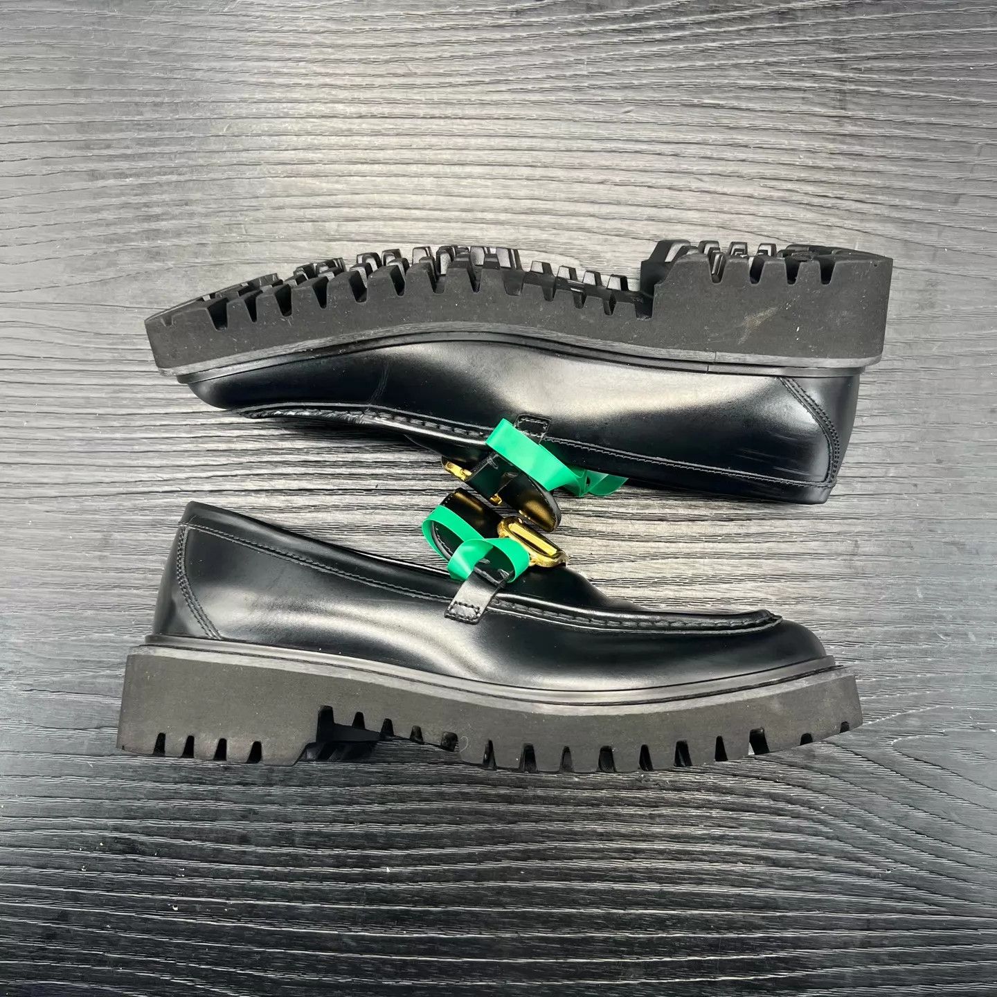 Valentino 36.5 Valentino VLogo Signature Loafers Worn 2x Box Size US 6 / IT 36 - 7 Thumbnail