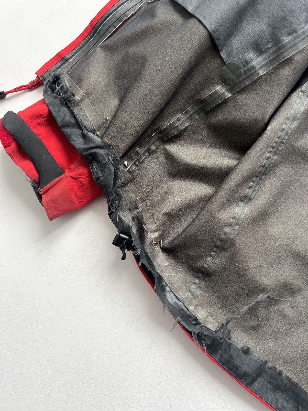 Arc'teryx Vintage Arcteryx Aplha LT Gore-Tex Pro Shell Red Jacket Size US S / EU 44-46 / 1 - 18 Thumbnail