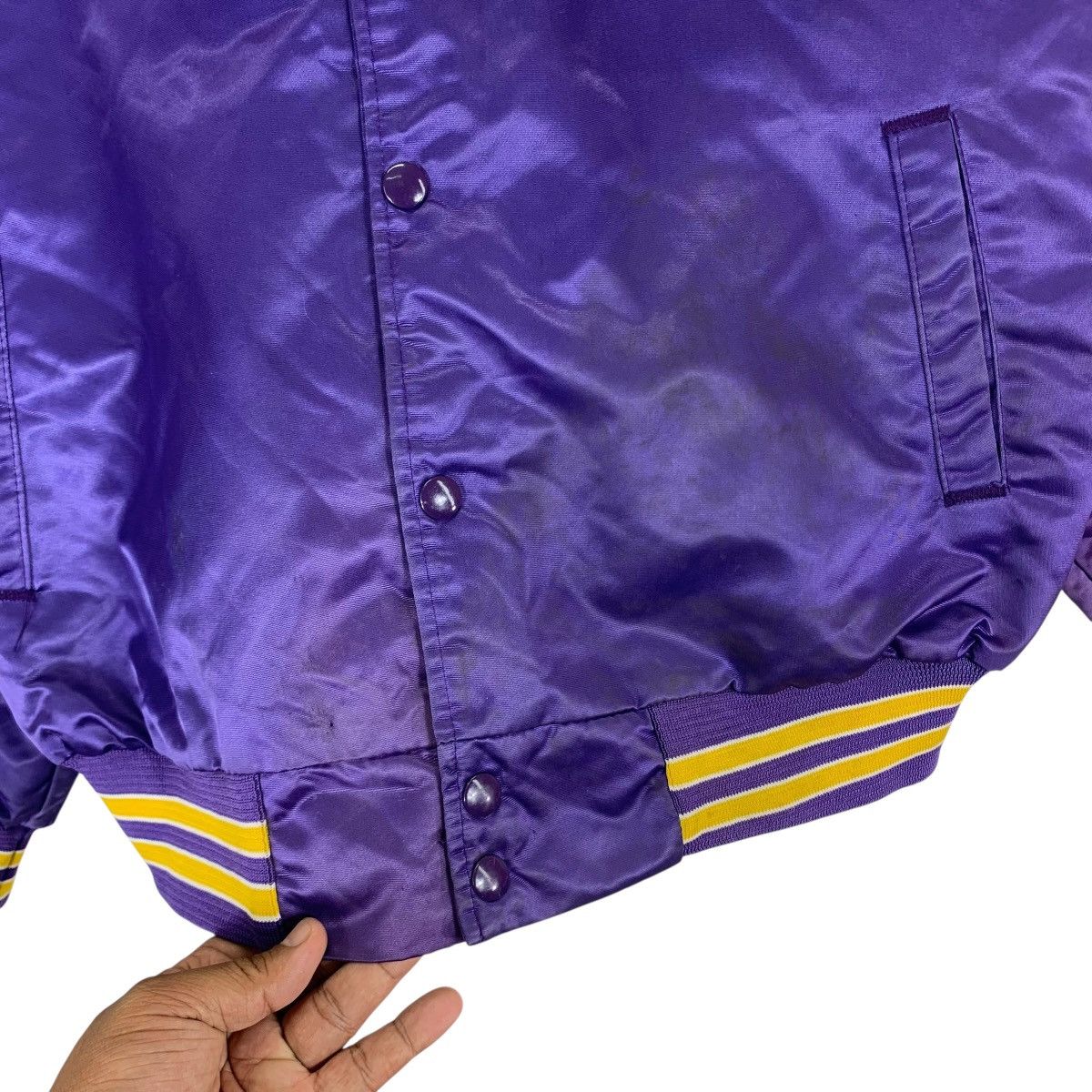 NBA VINTAGE LOS ANGELES LAKERS NBA VARSITY SATIN JACKET Size US M / EU 48-50 / 2 - 10 Thumbnail