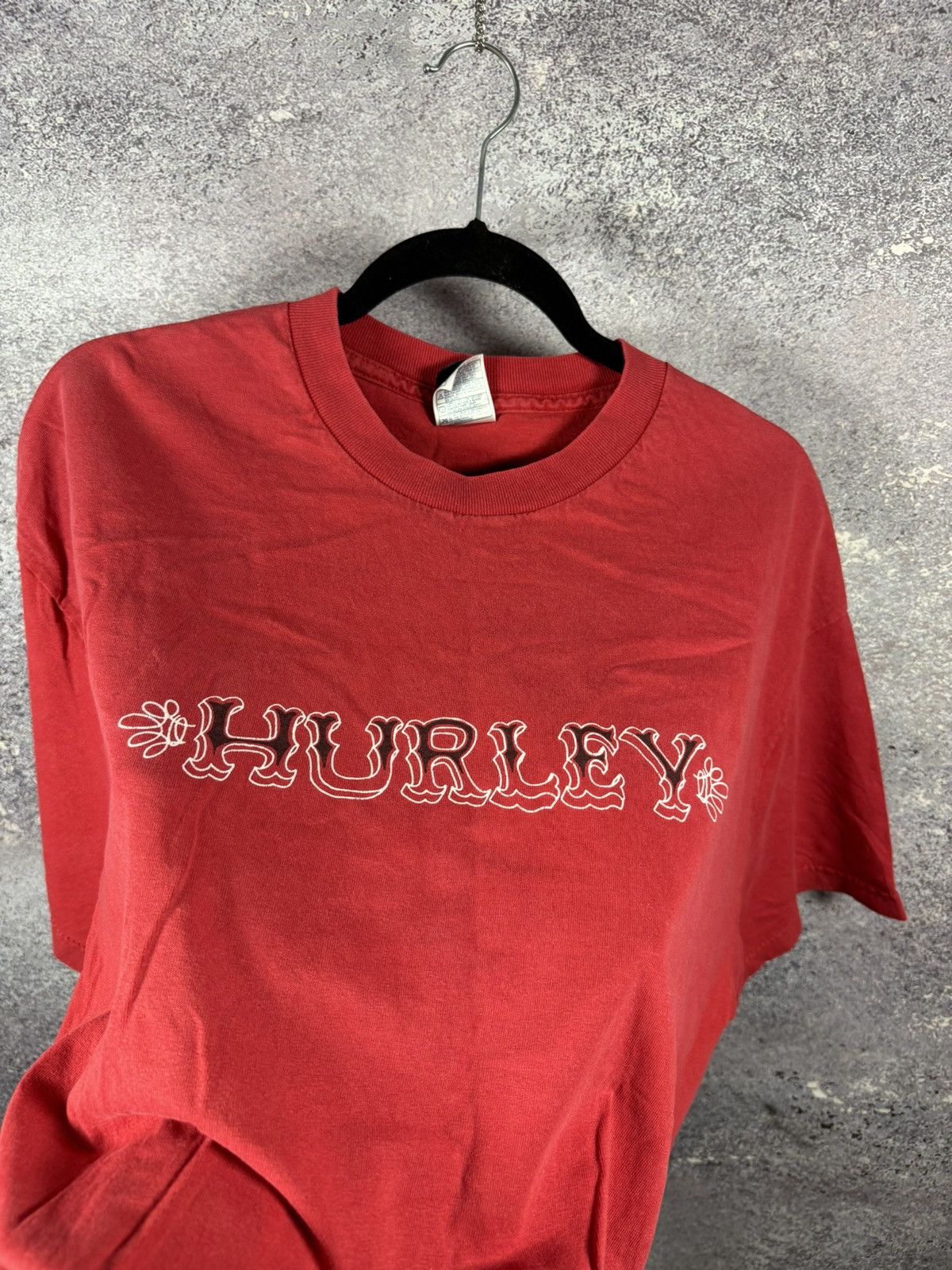 Hurley × Vintage Vintage Hurley International 09 Distressed Surfing T Shirt Size US XL / EU 56 / 4 - 9 Thumbnail