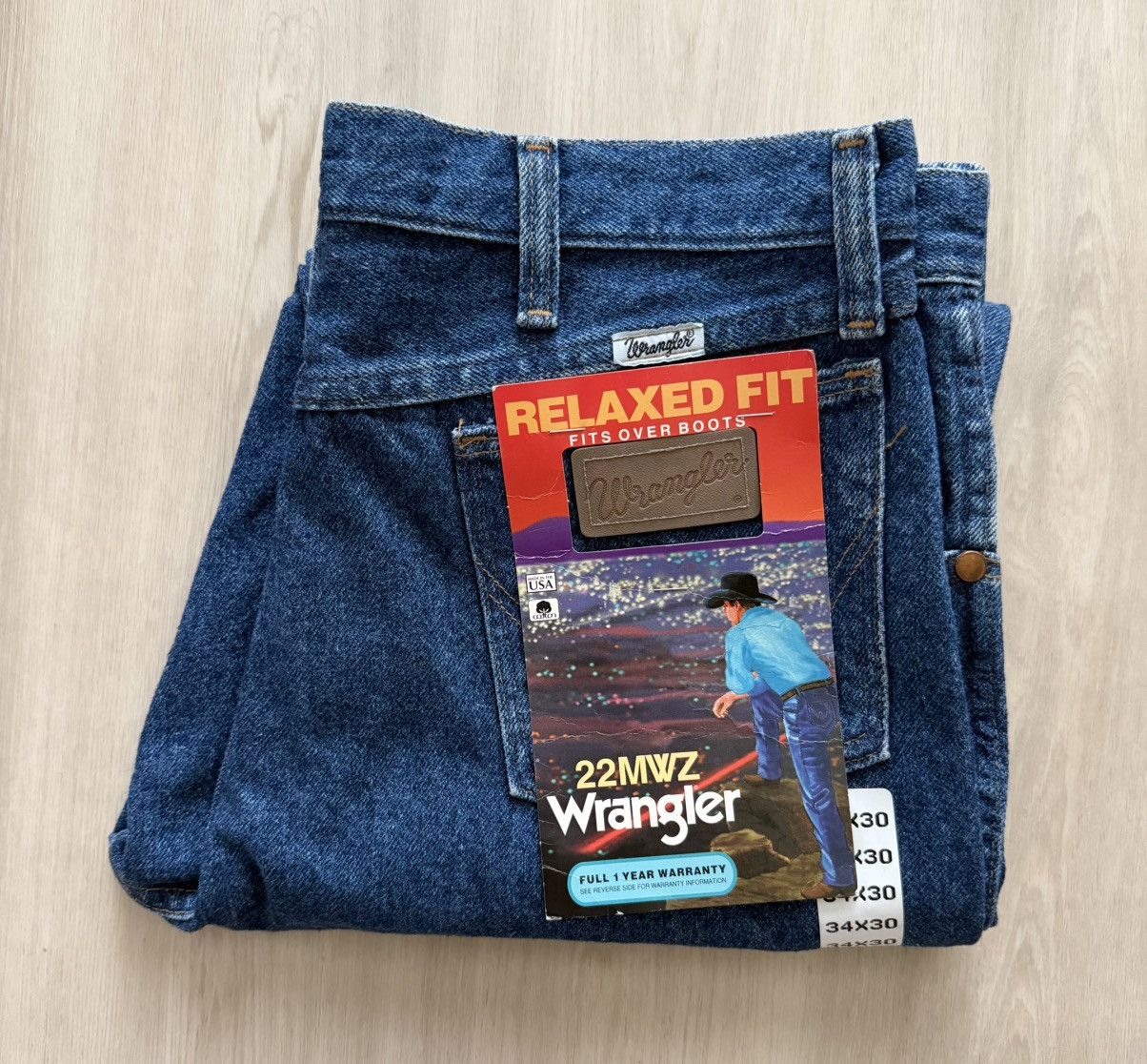 Vintage Vintage Wrangler 22MWZ Relaxed Denim Jeans Deadstock 34x30 Size US 34 / EU 50 - 1 Thumbnail