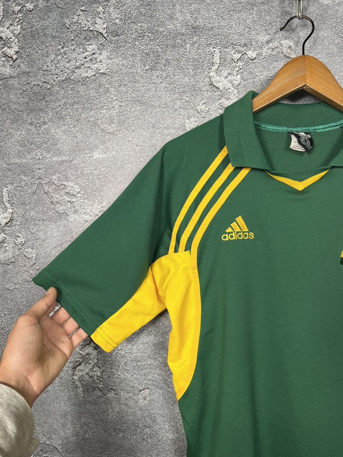 Adidas Vintage 2001 Adidas Australia Boys 10 Jersey T-shirt Size US XS / EU 42 / 0 - 3 Thumbnail