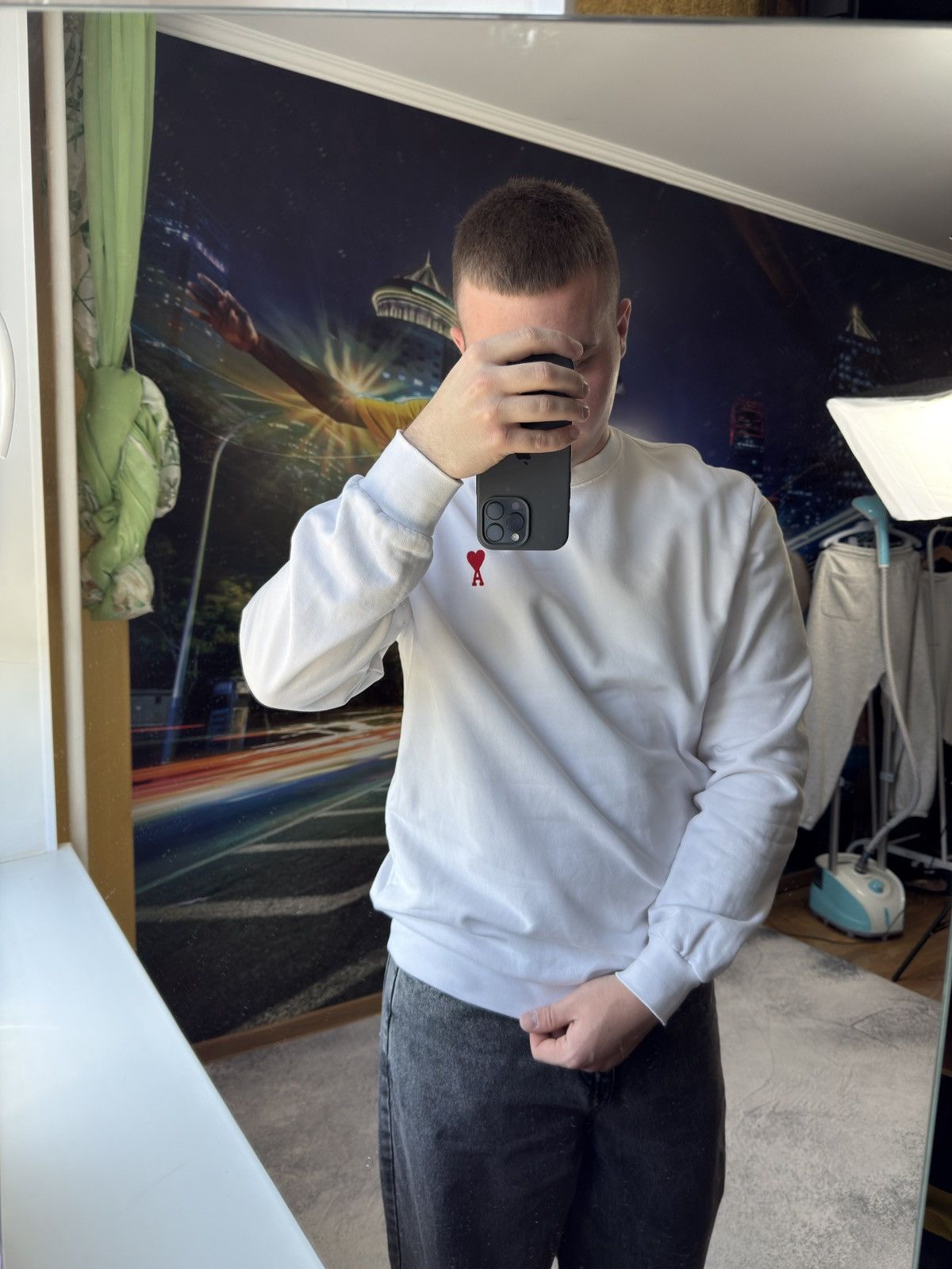 AMI AMI Paris Sweatshirt White Red Heart Logo Crewneck Pullover Size US XL / EU 56 / 4 - 19 Thumbnail
