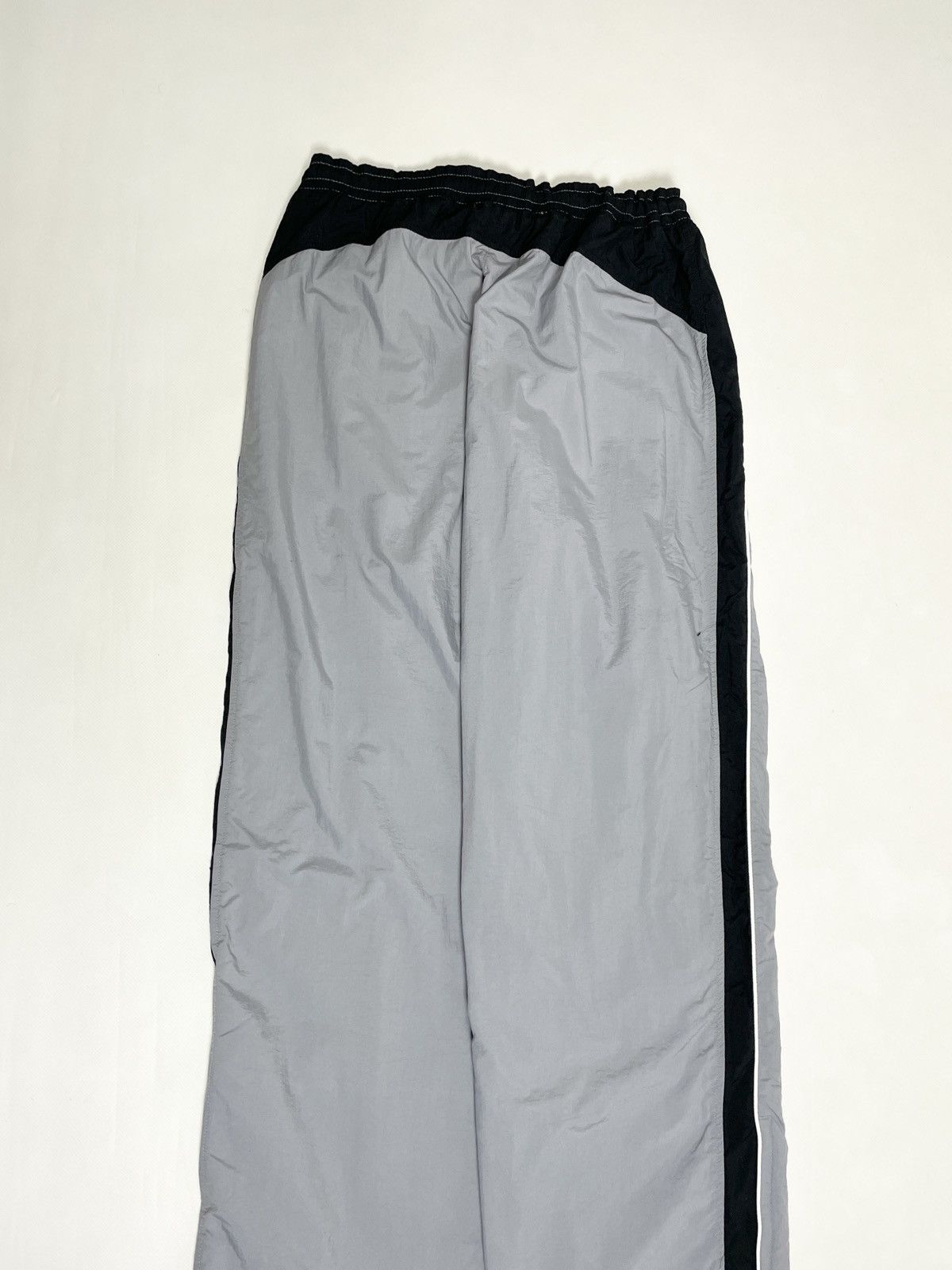 Nike Nike Vintage 00s 💋 silver grey acg truck sweat sport pants Size US 32 / EU 48 - 12 Thumbnail