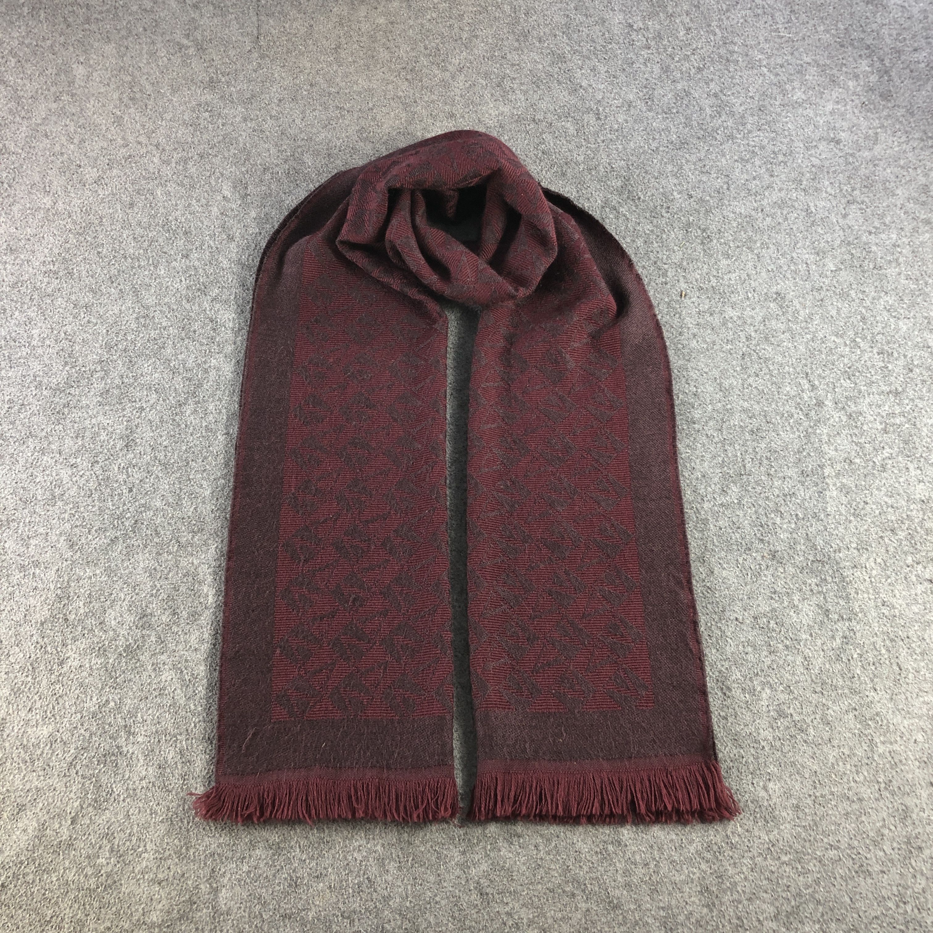 Vintage Vintage Valentino Monogram Wool Scarf Muffler V2957 Size ONE SIZE - 1 Thumbnail