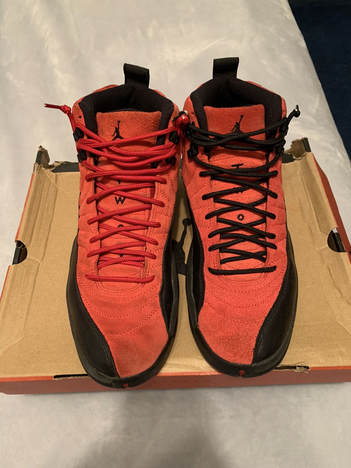 Jordan Brand Jordan 12 Retro Reverse Flu Game 2020 Size 10.5 Size US 10.5 / EU 43-44 - 2 Thumbnail