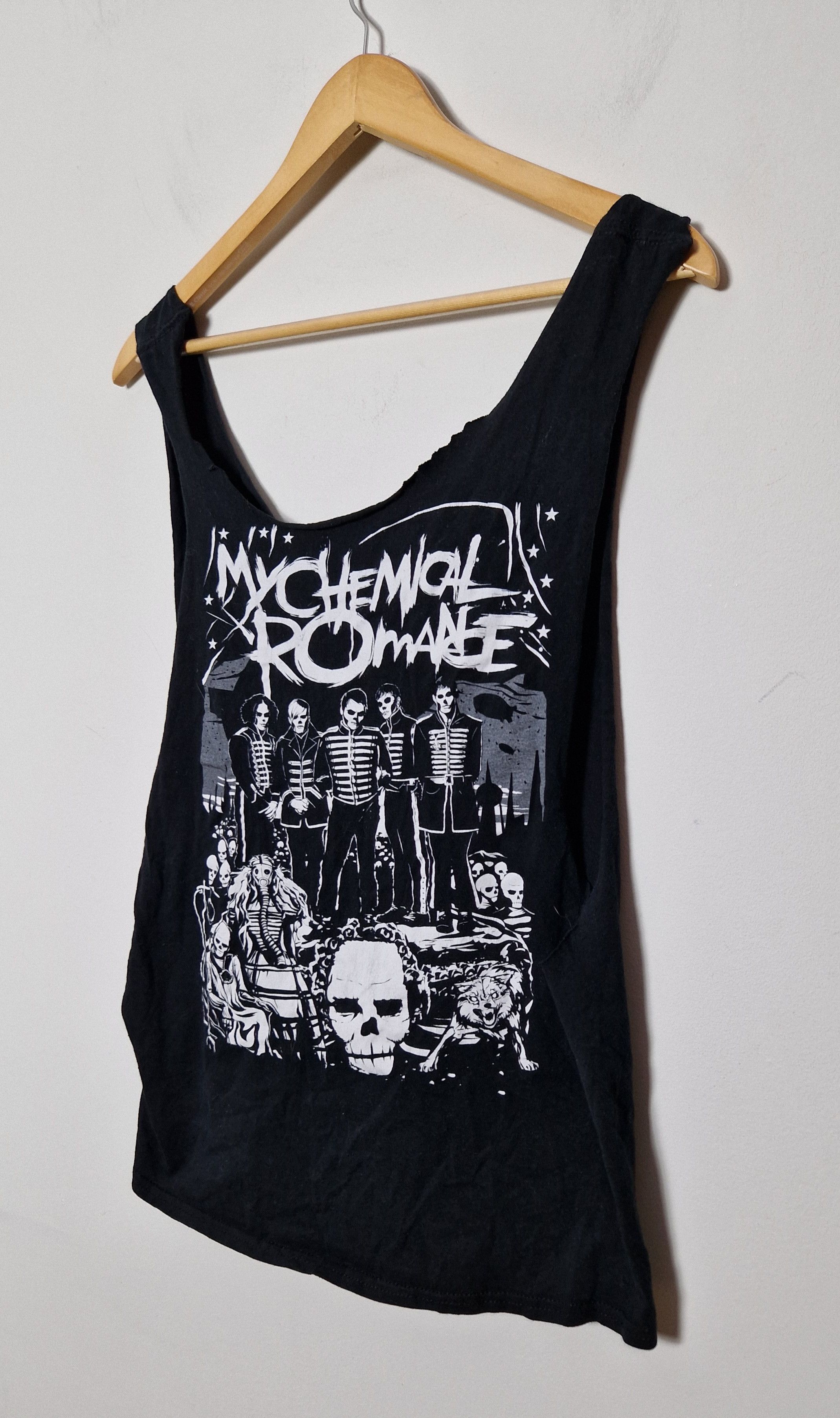 Band Tees My Chemical Romance MCR distressed tank top Size US M / EU 48-50 / 2 - 3 Thumbnail