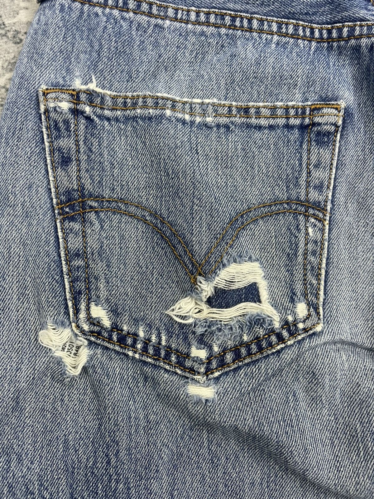 Levi's Thrashed Vintage Levi’s 501 Destructed Light Wash Size US 31 - 10 Thumbnail
