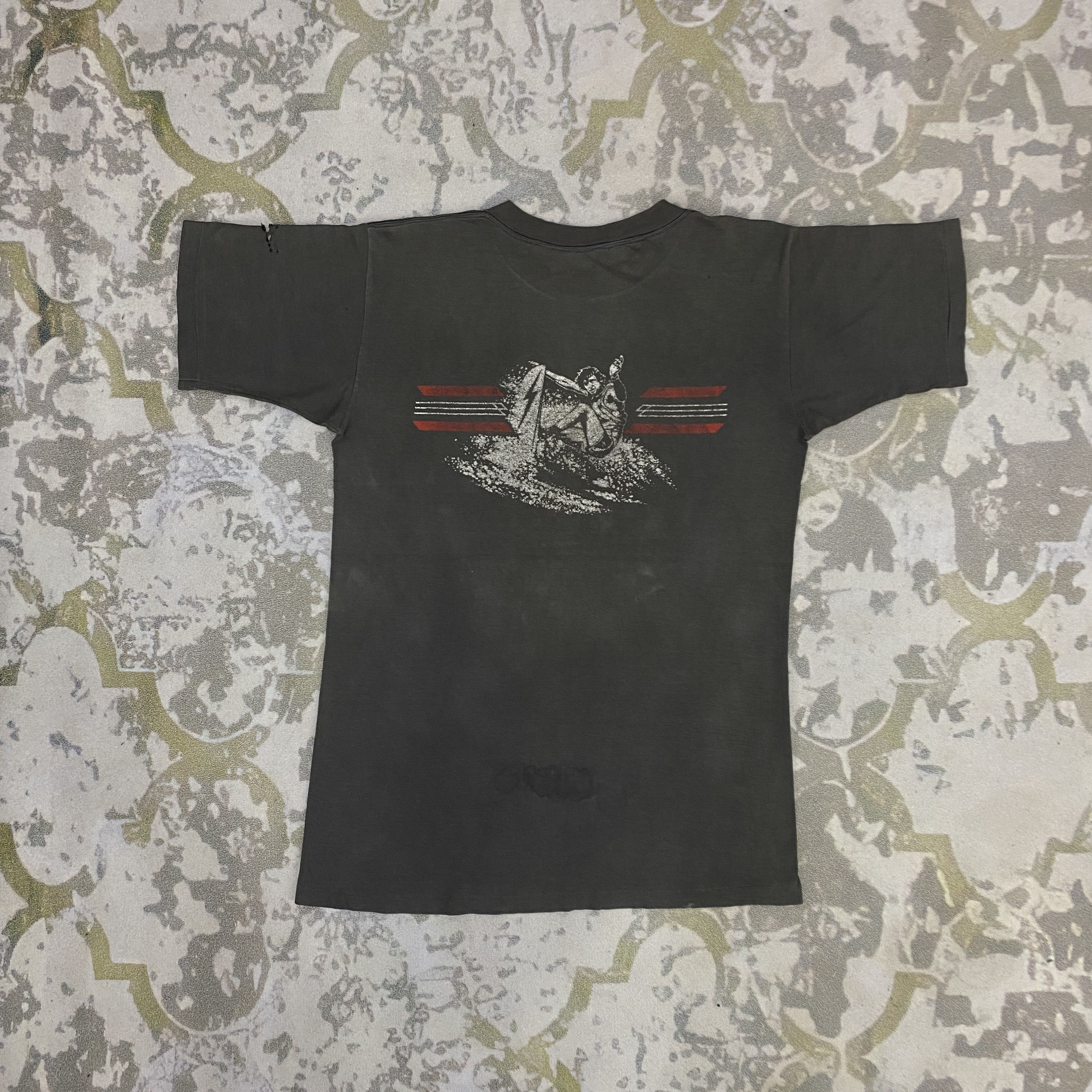 Lightning Bolt Vtg LIGHTNING BOLT DISTRESSED Surfboard Tee Shirt Surf Size US L / EU 52-54 / 3 - 1 Thumbnail