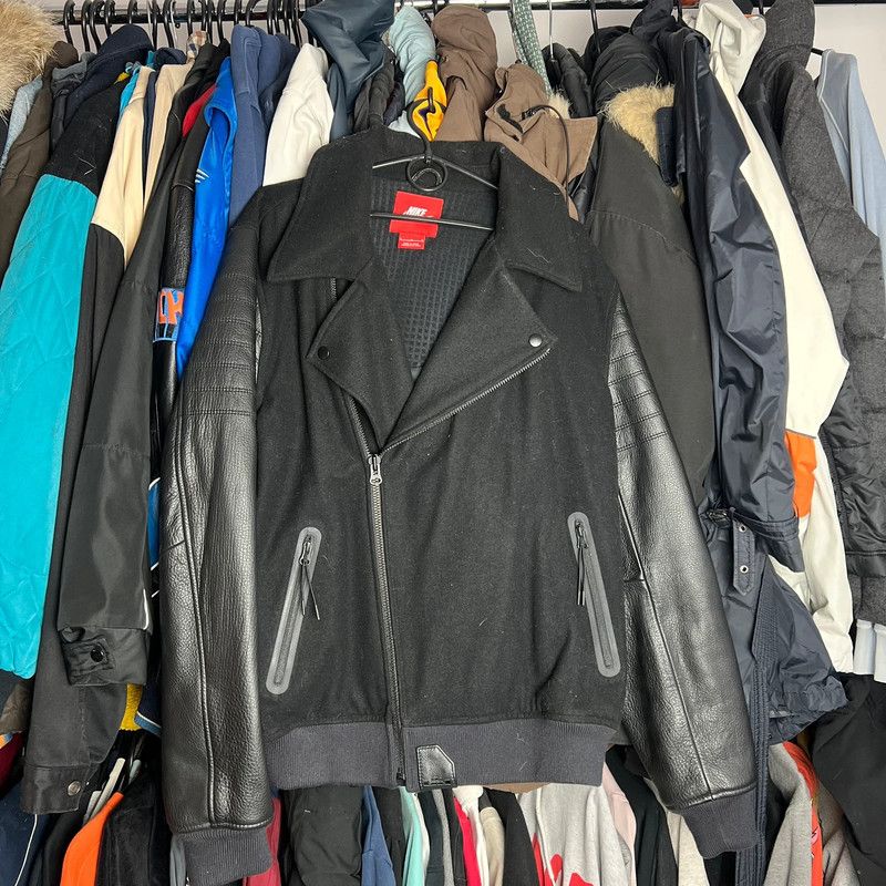 Nike racing jacket varsity basketball Nike L 631952-010 Size US L / EU 52-54 / 3 - 1 Thumbnail