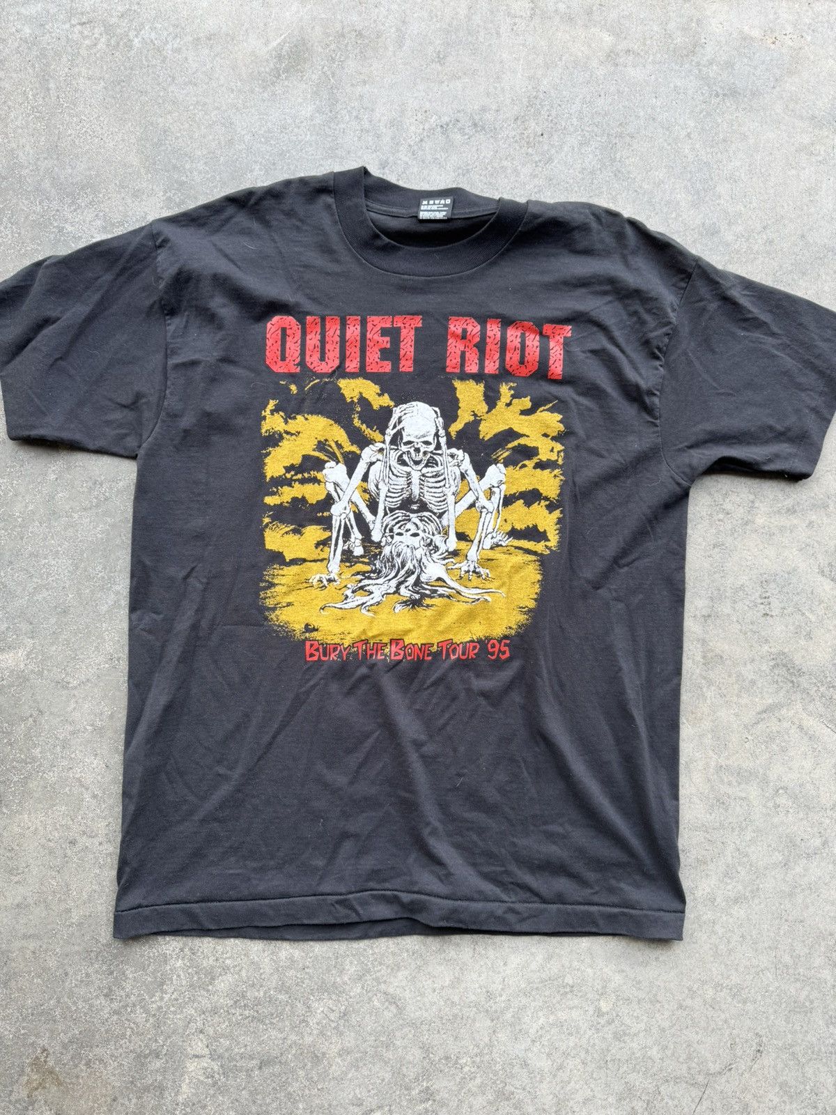 Band Tees × Vintage Vintage 1995 Quiet Riot “Bury The Bone” Tour Tee Size US XL / EU 56 / 4 - 1 Thumbnail