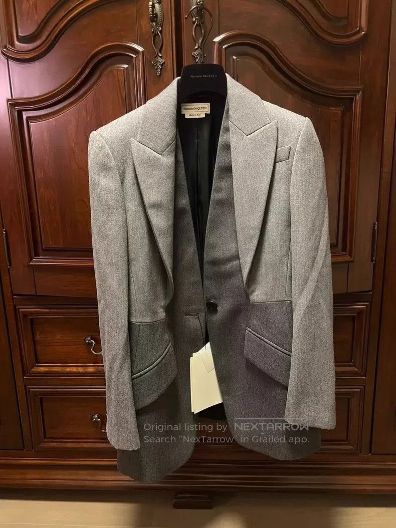 Alexander McQueen Alexander McQueen Gray Suit Jacket with Dust Bag. Size US M / EU 48-50 / 2 - 1 Thumbnail