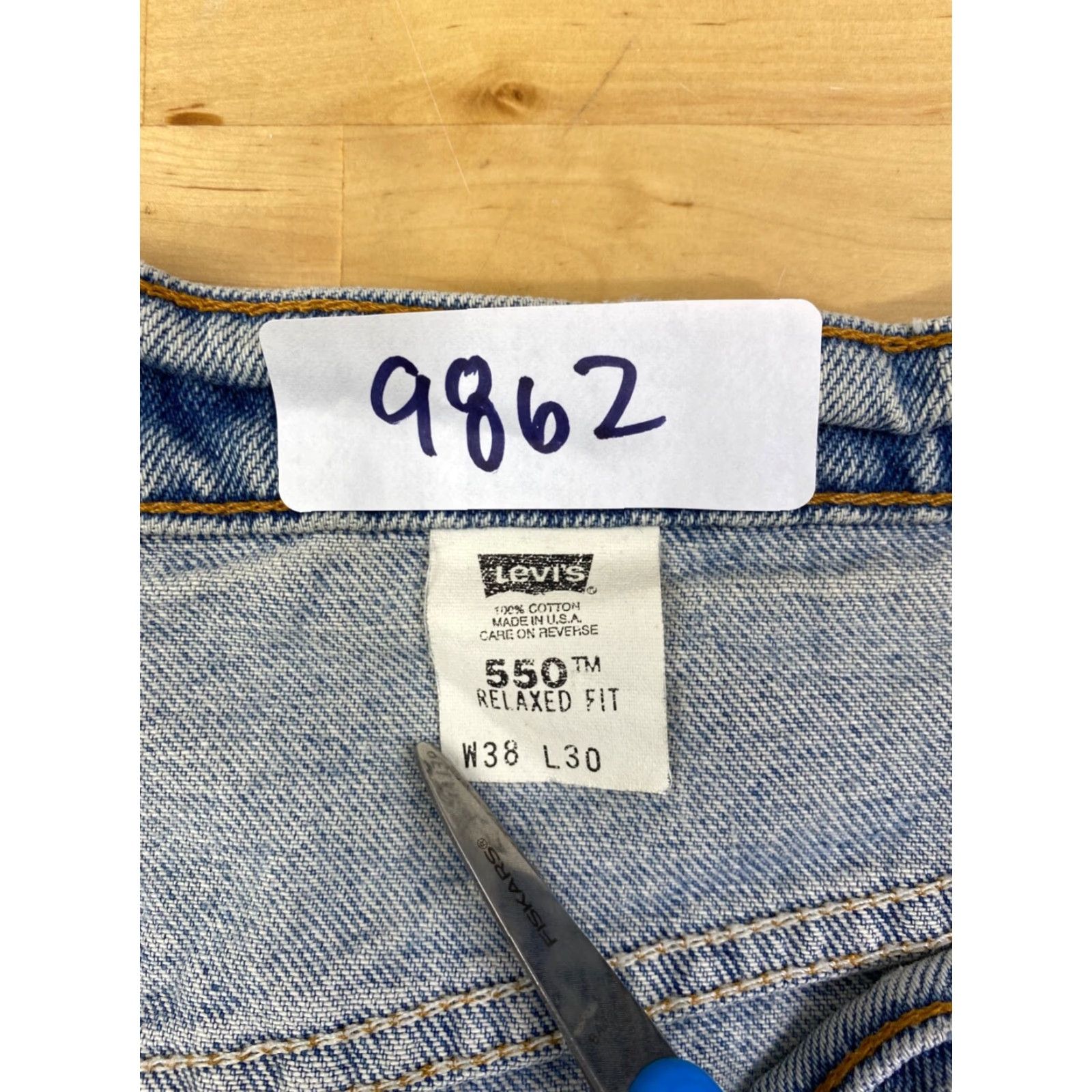 Levi's VINTAGE Levi's 550 Jeans Mens 38x30 Blue Distress USA Denim Straight Relaxed 38 INseam Regular 9862 Size US 38 / EU 54 - 4 Thumbnail