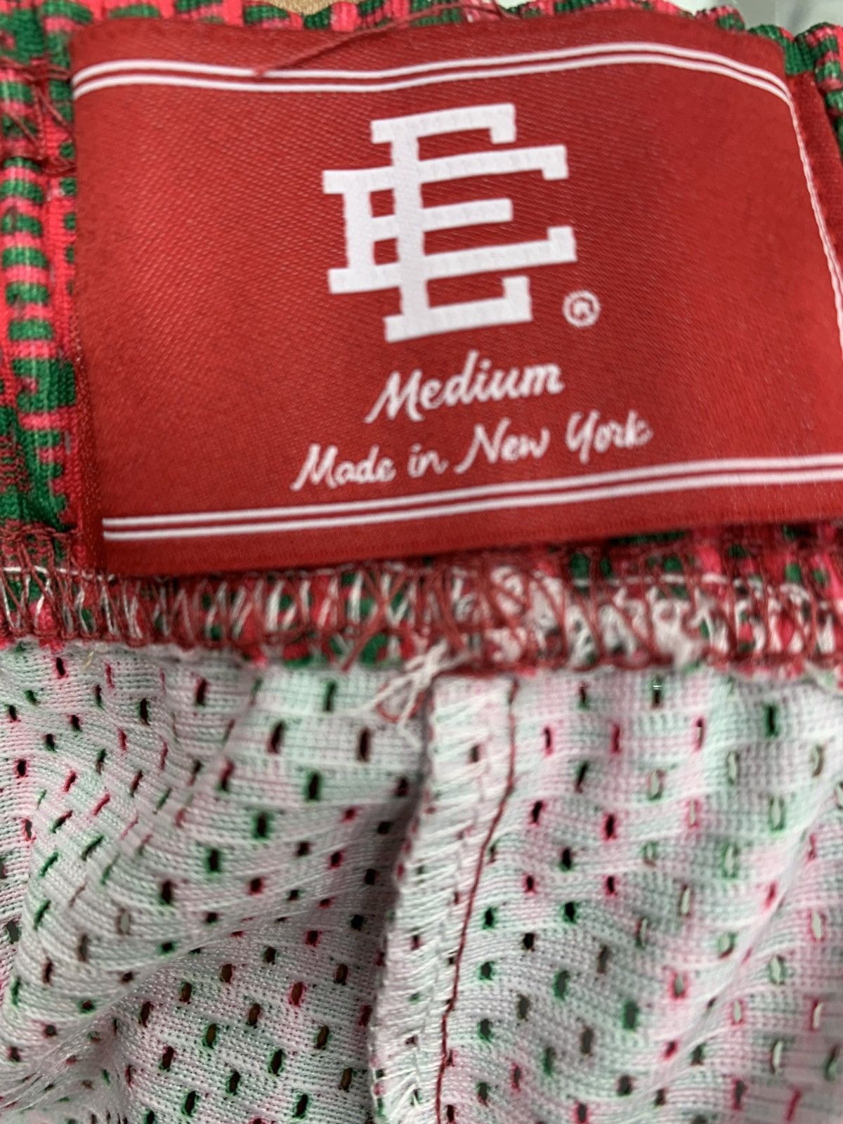 Eric Emanuel Eric Emanuel Baggy Shorts "Red/Green" Size US 32 / EU 48 - 3 Thumbnail