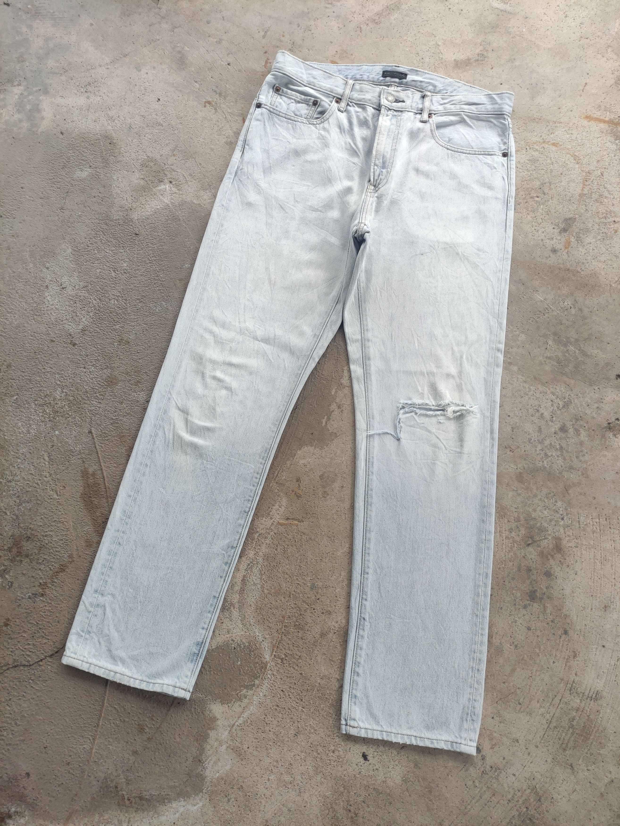 Japanese Brand Vintage Japanese Distressed Faded Denim Pants W34 Size US 34 / EU 50 - 2 Thumbnail