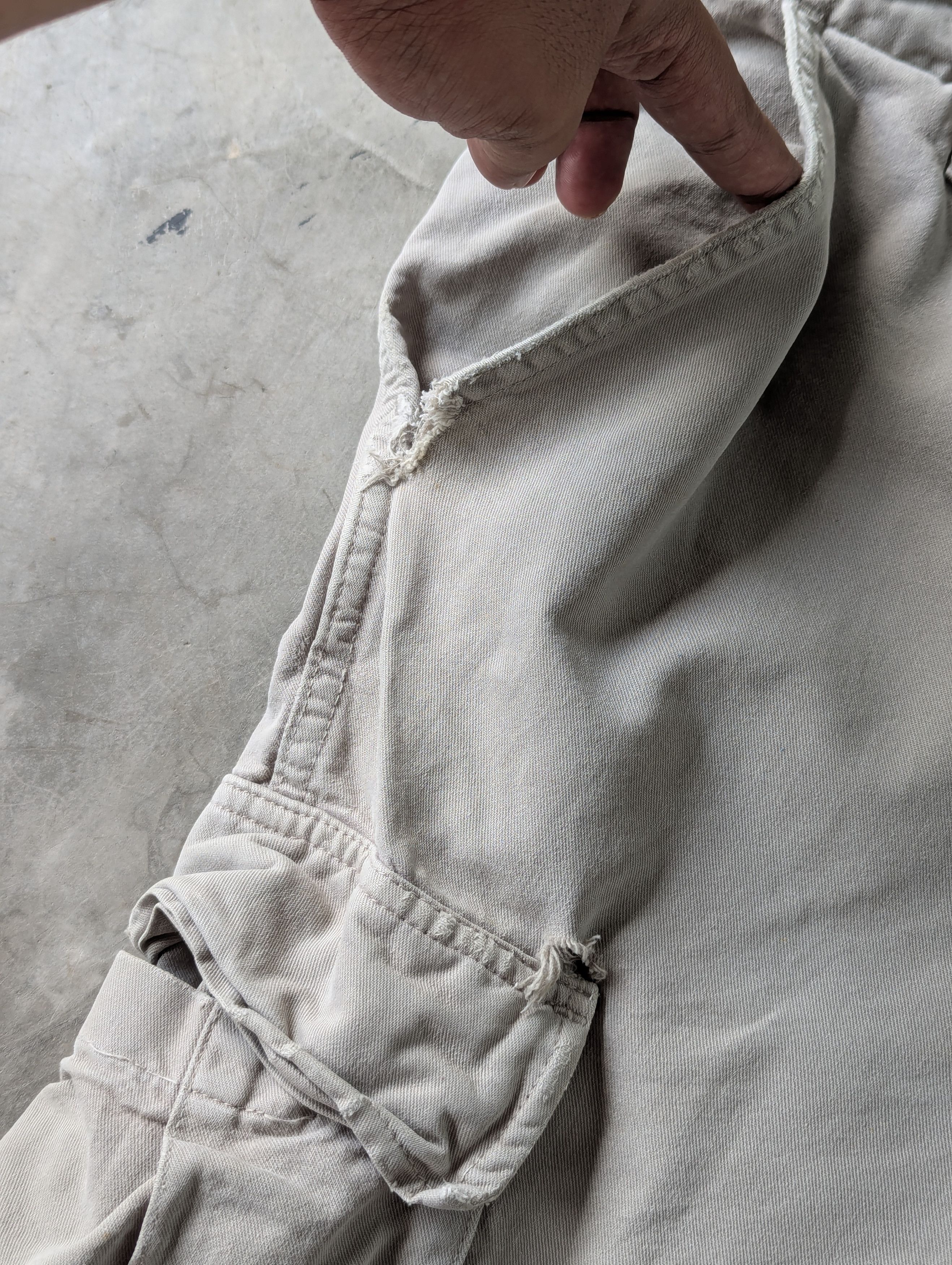 Carhartt Distressed Faded Biege Carhartt Bermuda Short Cargo Pants Size US 38 / EU 54 - 11 Thumbnail