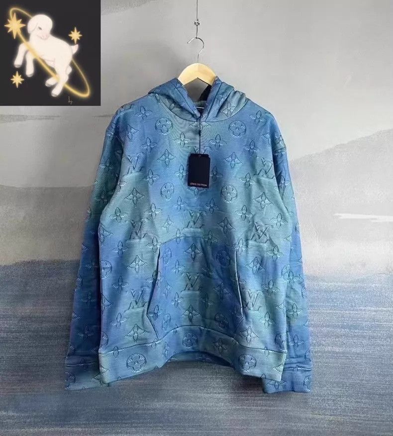 Louis Vuitton Louis Vuitton Blue gradient printed sweatshirt Size US XS / EU 42 / 0 - 1 Thumbnail