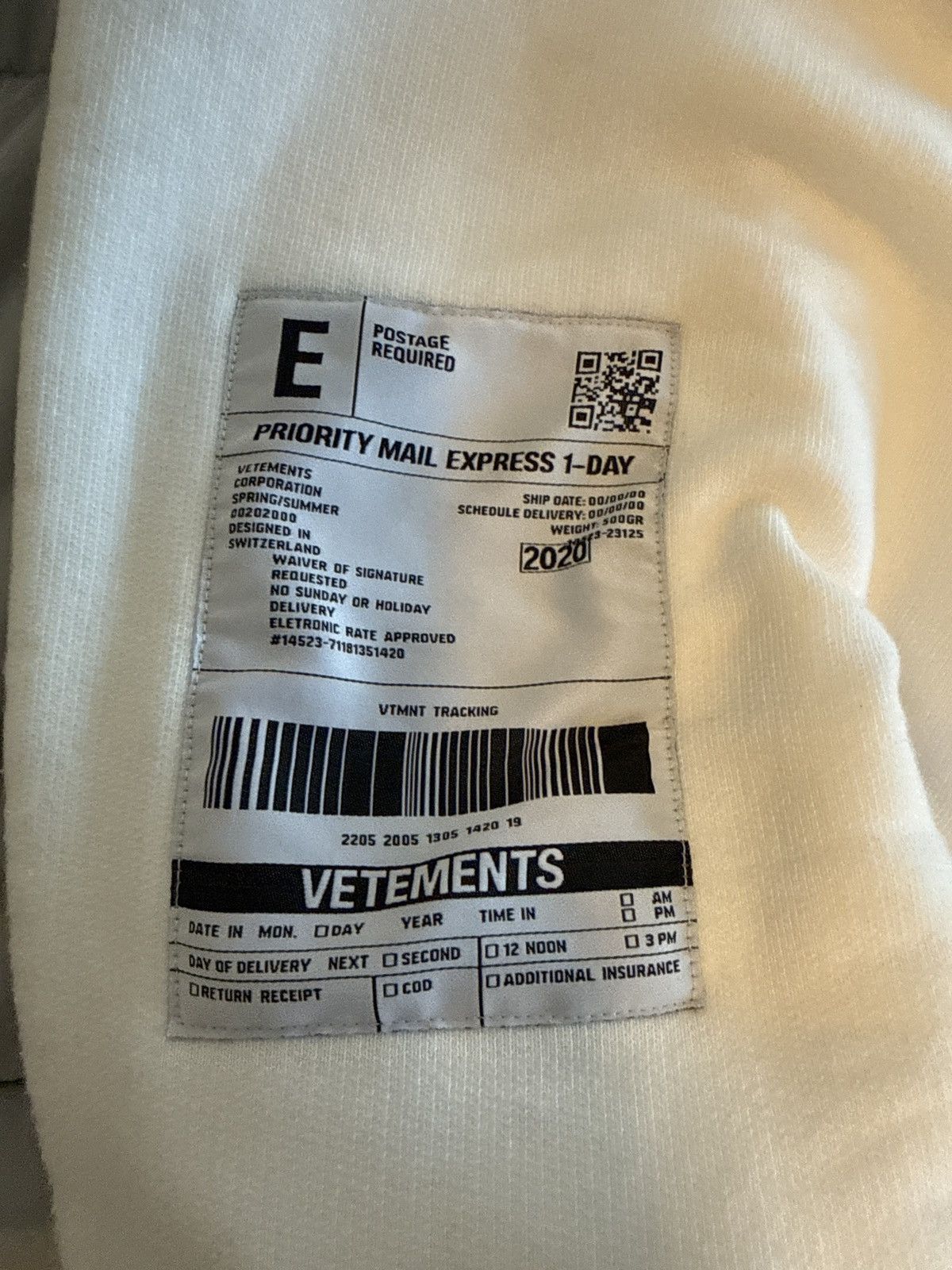Vetements Vetements Shipping Label Hoodie (White) Size US S / EU 44-46 / 1 - 10 Thumbnail