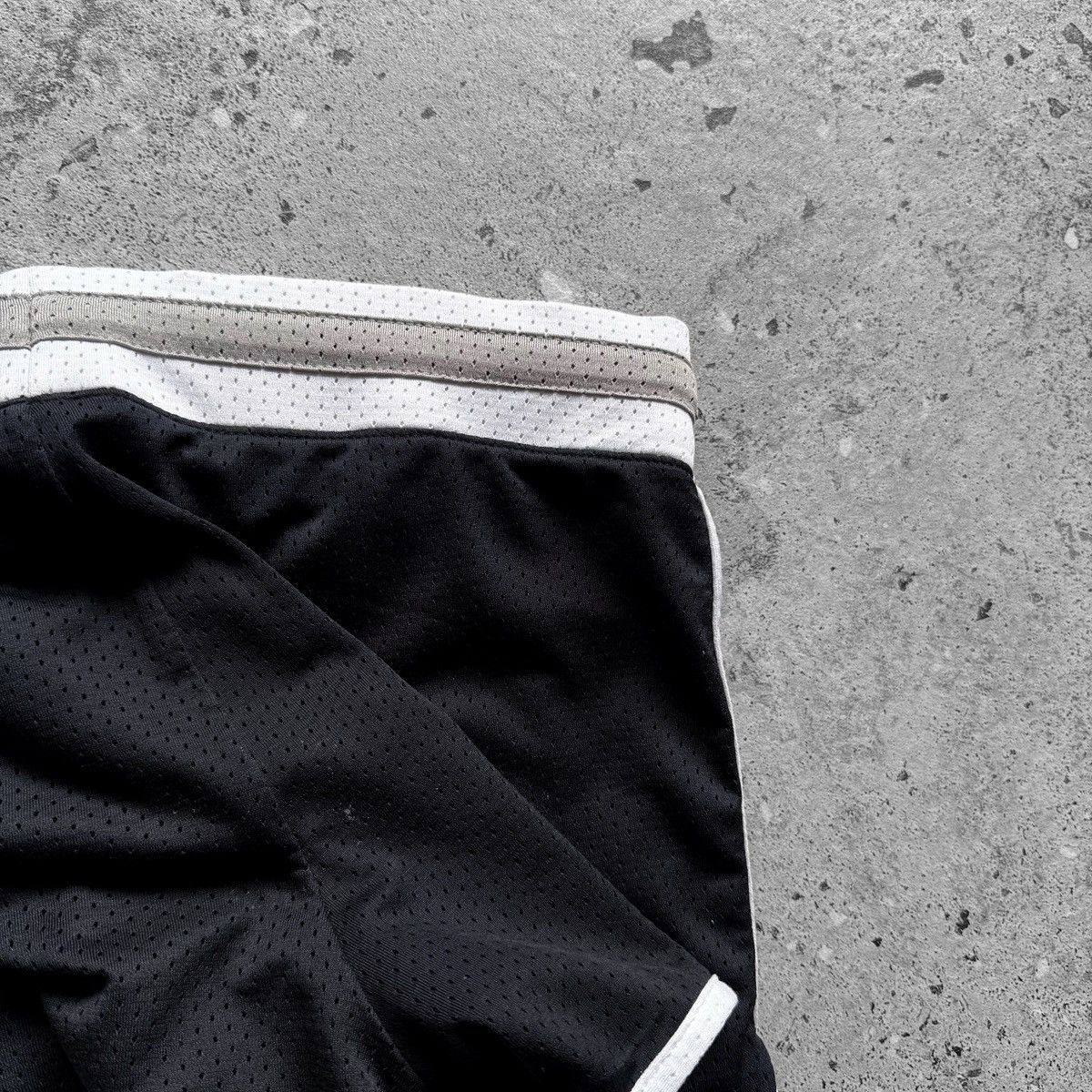 Nike Nike The Athletic Dept. Womens Black Mesh Running Shorts Size 28" / US 6 / IT 42 - 6 Thumbnail