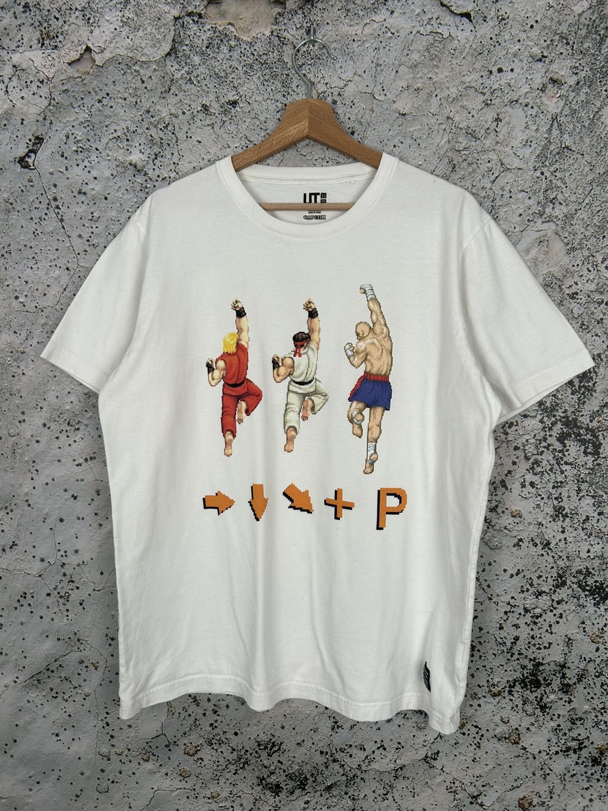 Japanese Brand Uniqlo Capcom Street Fighter Japanese Games Graphic Tee Size US L / EU 52-54 / 3 - 1 Thumbnail