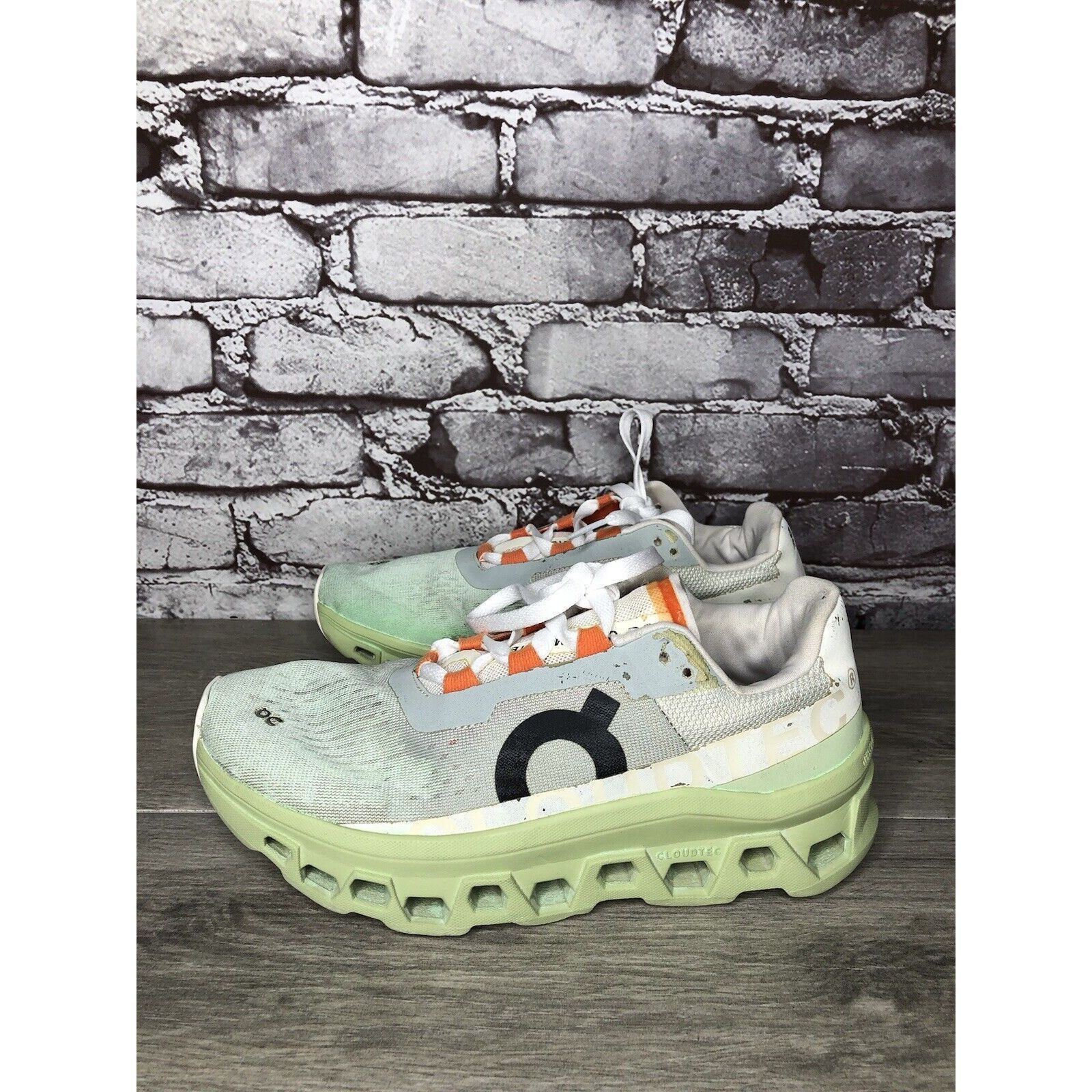On On Cloud Wide Lime Green Gray White LaceUp Gym Running Shoes Size US 8 / IT 38 - 17 Thumbnail